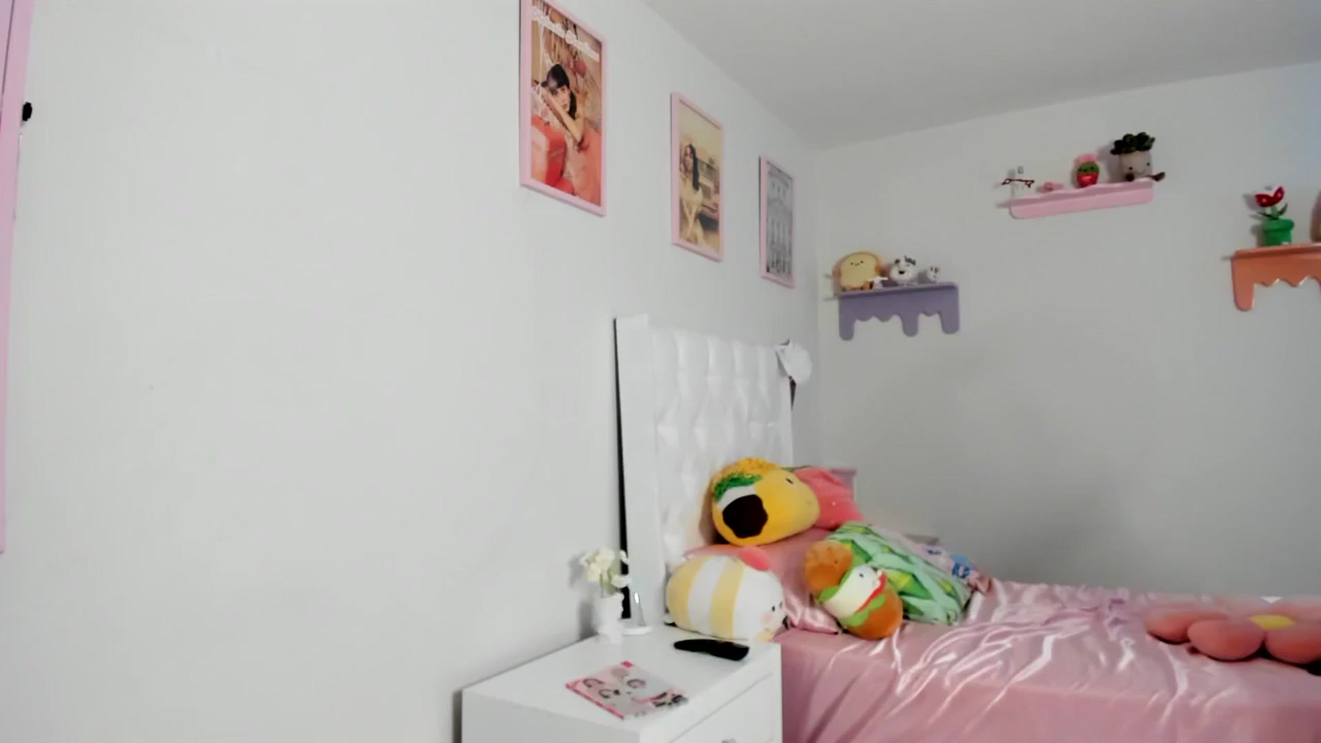 Gallery image thumbnail from Cherrycute666's myfreecams stream on, 08/11/2023, 07:35 image 5 of 20