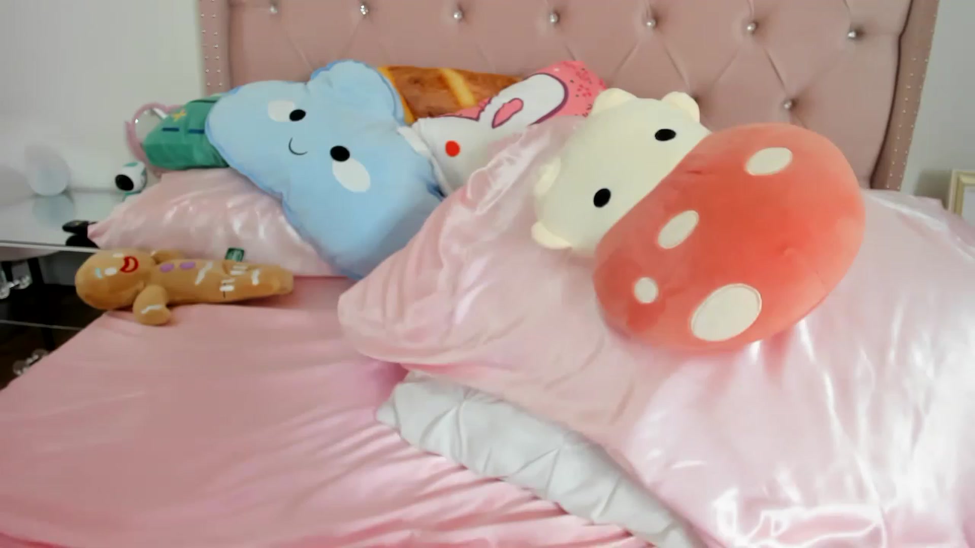 Gallery image thumbnail from Cherrycute666's myfreecams stream on, 08/11/2023, 09:09 image 18 of 20