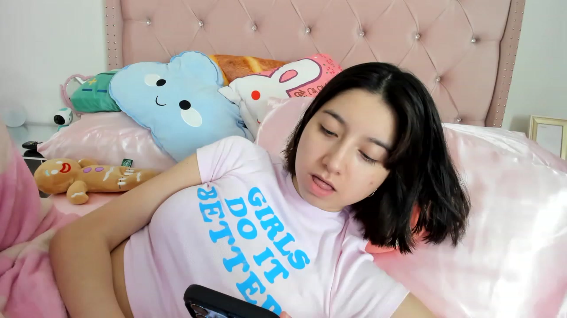 Gallery image thumbnail from Cherrycute666's myfreecams stream on, 08/11/2023, 09:09 image 17 of 20