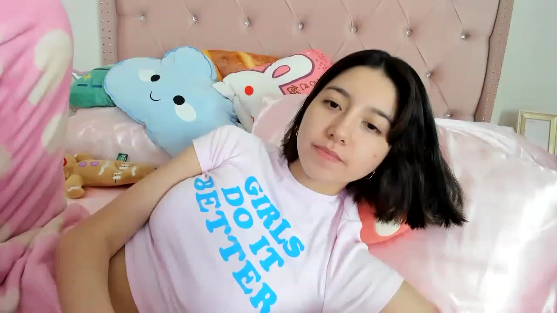 Gallery image thumbnail from Cherrycute666's myfreecams stream on, 08/11/2023, 09:09 image 16 of 20