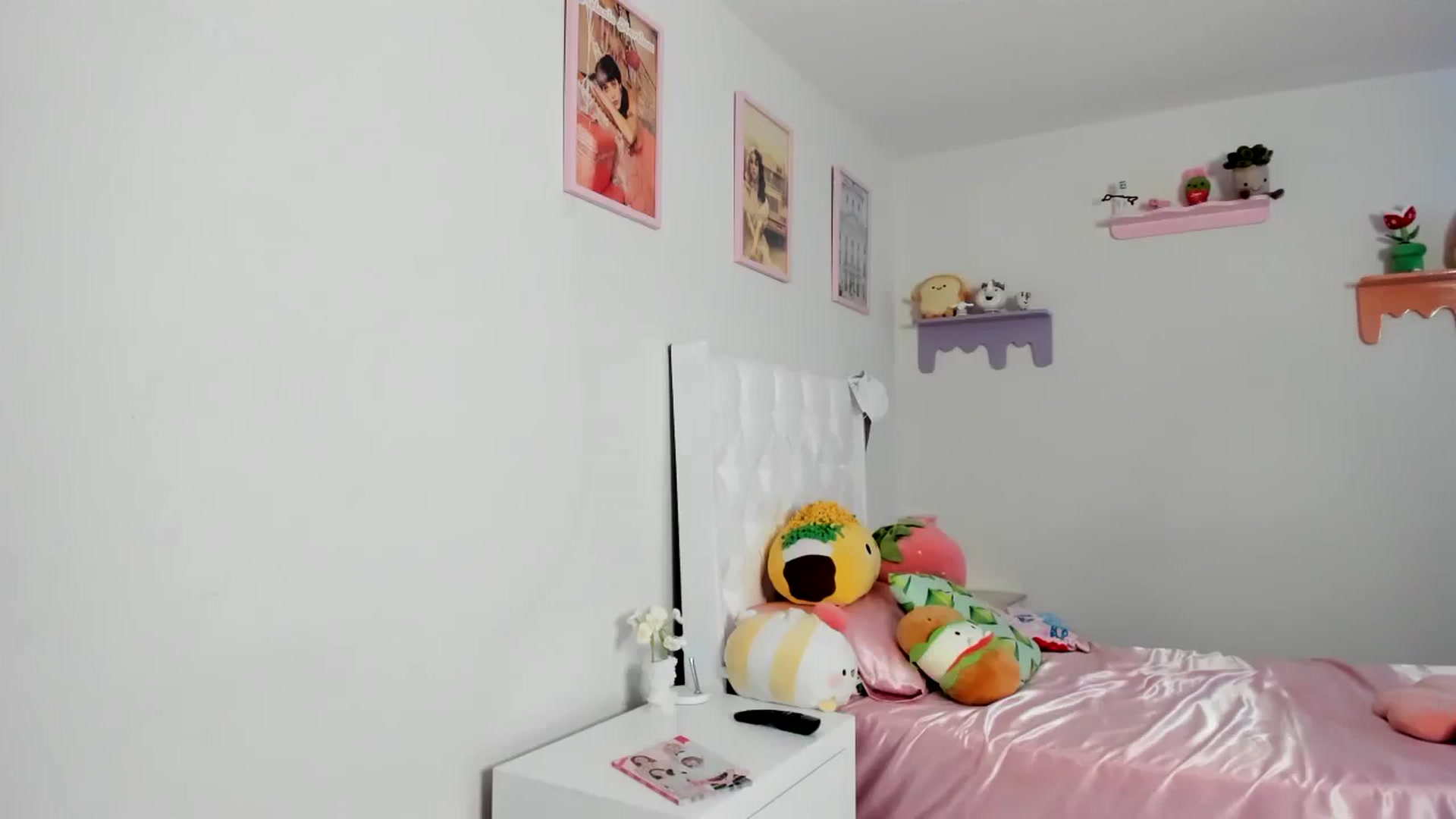 Gallery image thumbnail from Cherrycute666's myfreecams stream on, 08/11/2023, 23:21 image 20 of 20
