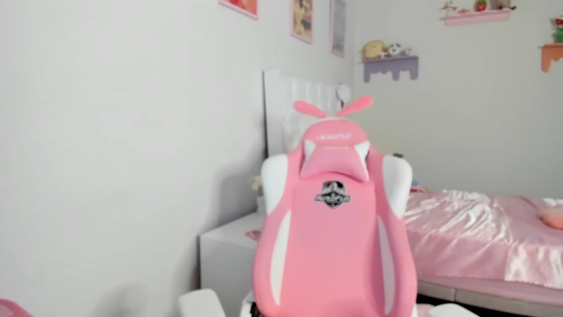 Gallery image thumbnail from Cherrycute666's myfreecams stream on, 08/12/2023, 01:14 image 12 of 20