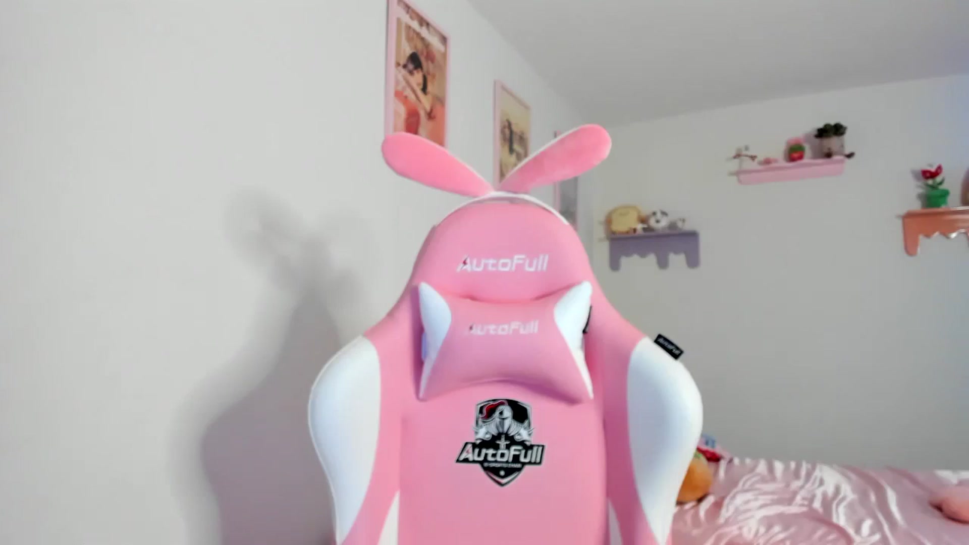 Gallery image thumbnail from Cherrycute666's myfreecams stream on, 08/12/2023, 03:09 image 3 of 20