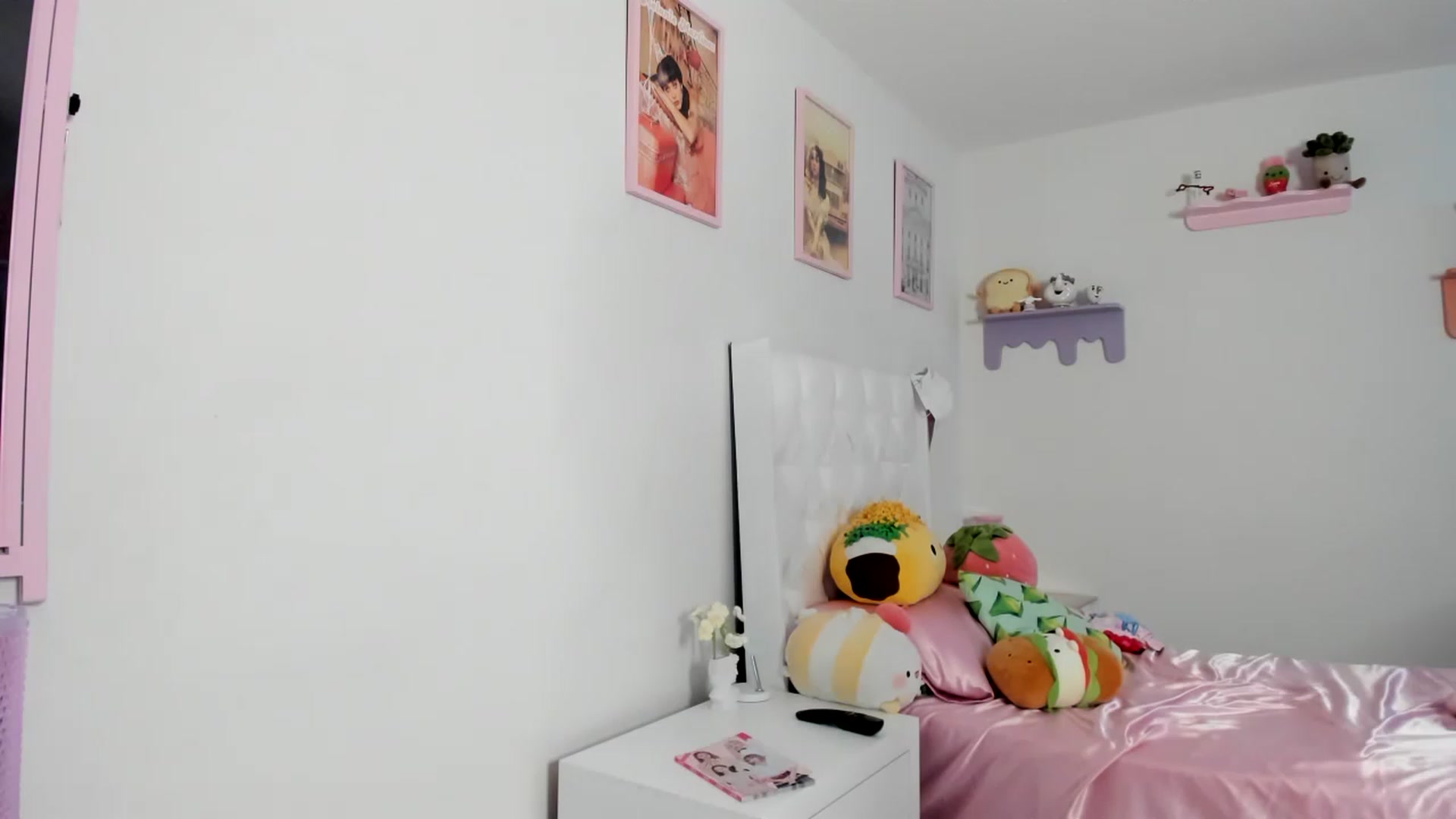 Gallery image thumbnail from Cherrycute666's myfreecams stream on, 08/12/2023, 05:55 image 15 of 20