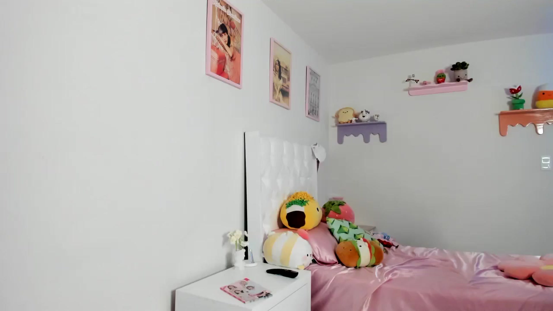 Gallery image thumbnail from Cherrycute666's myfreecams stream on, 08/12/2023, 08:04 image 7 of 20