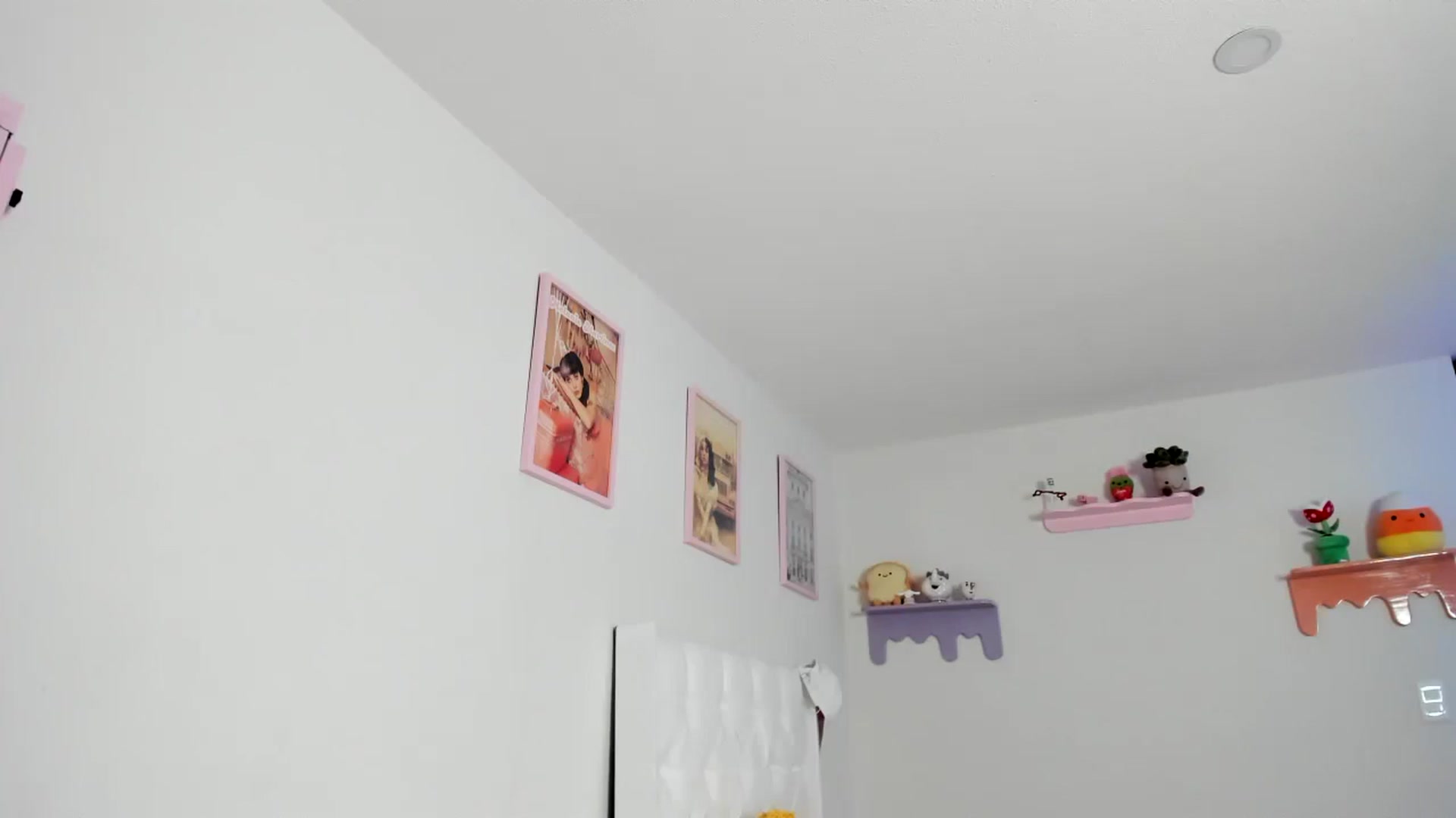 Gallery image thumbnail from Cherrycute666's myfreecams stream on, 08/12/2023, 10:14 image 13 of 20
