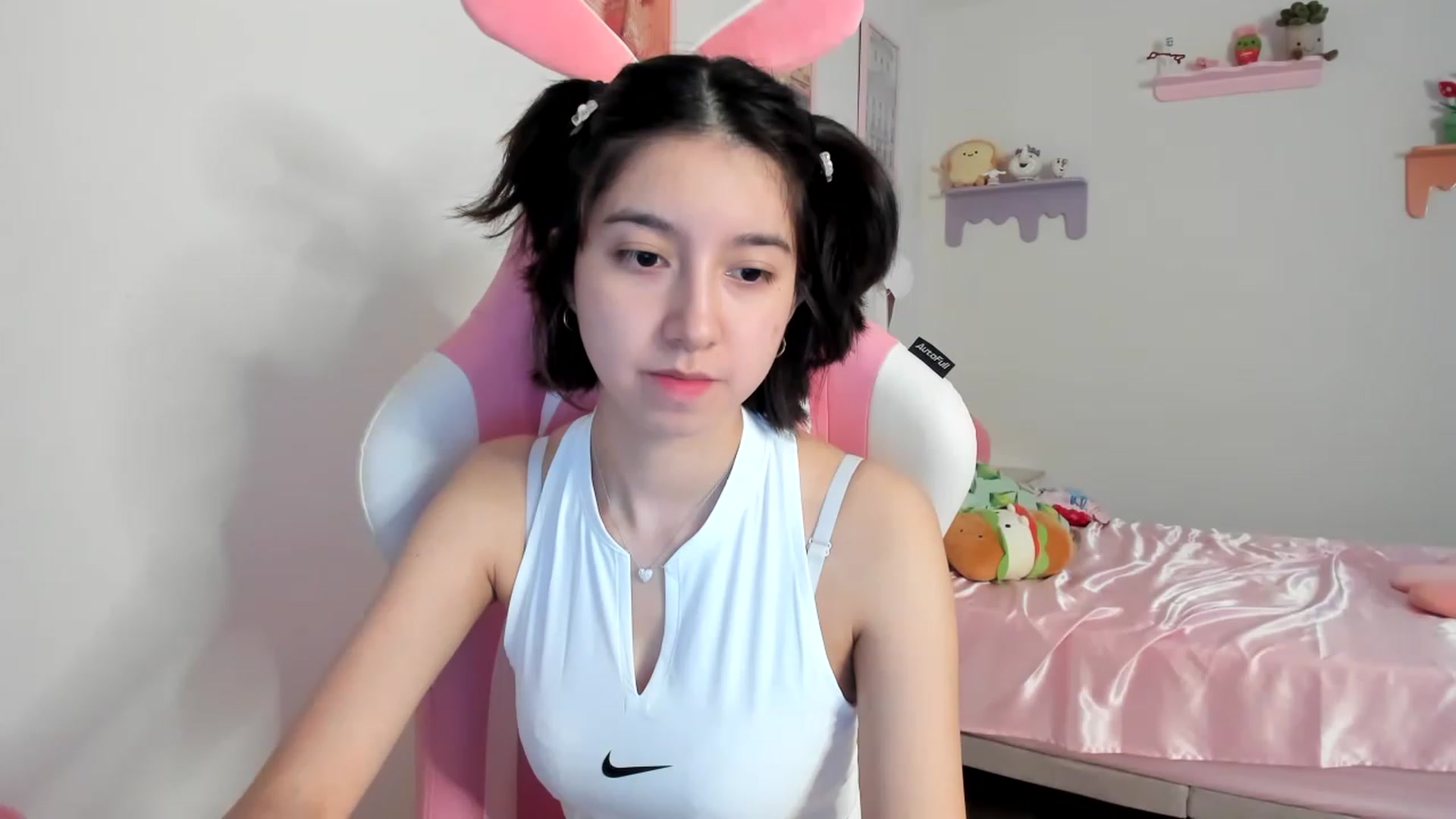 Gallery image thumbnail from Cherrycute666's myfreecams stream on, 08/13/2023, 24:04 image 3 of 20