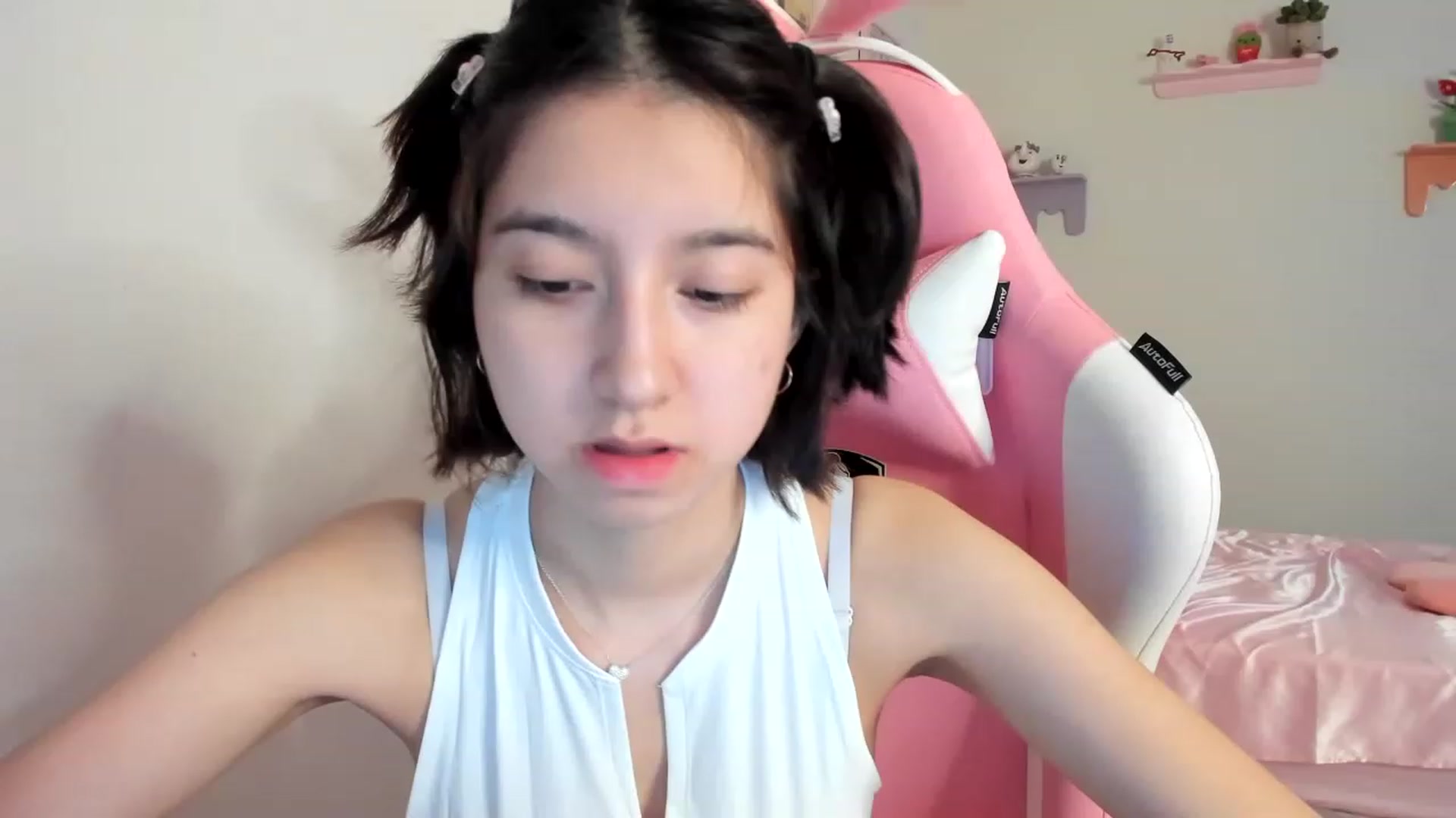 Gallery image thumbnail from Cherrycute666's myfreecams stream on, 08/13/2023, 24:04 image 11 of 20
