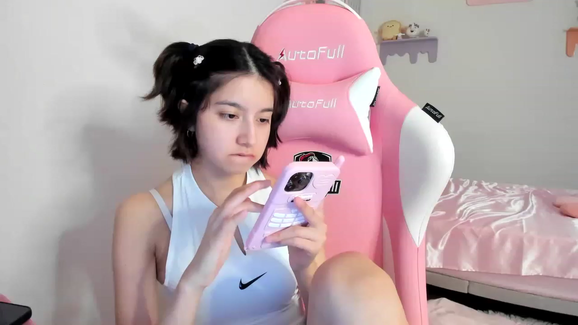 Gallery image thumbnail from Cherrycute666's myfreecams stream on, 08/13/2023, 24:04 image 13 of 20