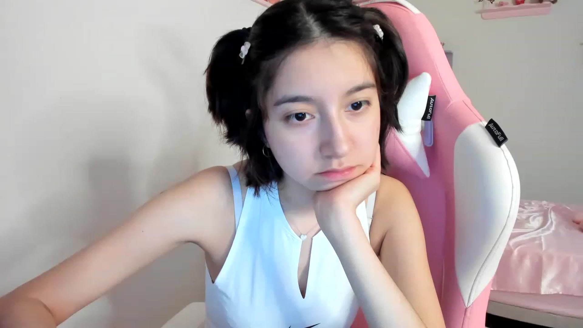 Gallery image thumbnail from Cherrycute666's myfreecams stream on, 08/13/2023, 24:04 image 15 of 20