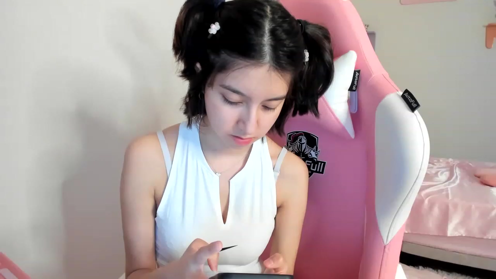 Gallery image thumbnail from Cherrycute666's myfreecams stream on, 08/13/2023, 24:04 image 14 of 20