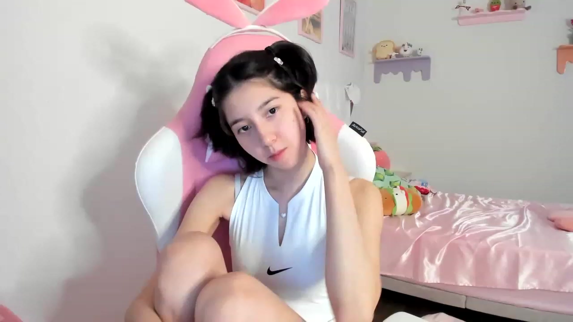 Gallery image thumbnail from Cherrycute666's myfreecams stream on, 08/13/2023, 24:04 image 5 of 20