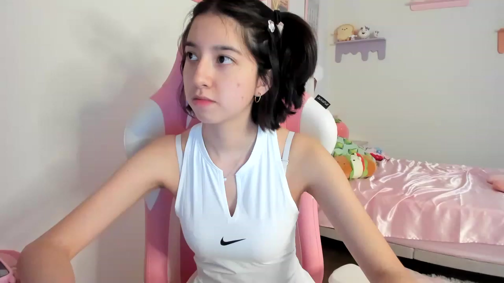 Gallery image thumbnail from Cherrycute666's myfreecams stream on, 08/13/2023, 24:04 image 2 of 20