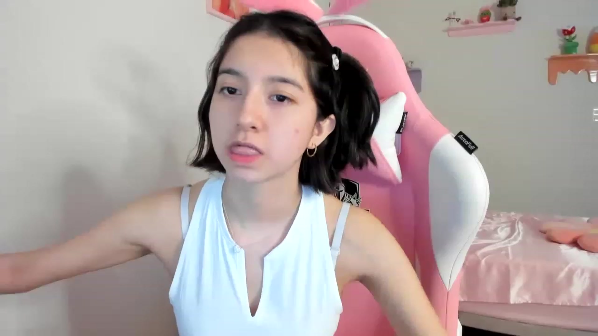 Gallery image thumbnail from Cherrycute666's myfreecams stream on, 08/13/2023, 01:38 image 5 of 20