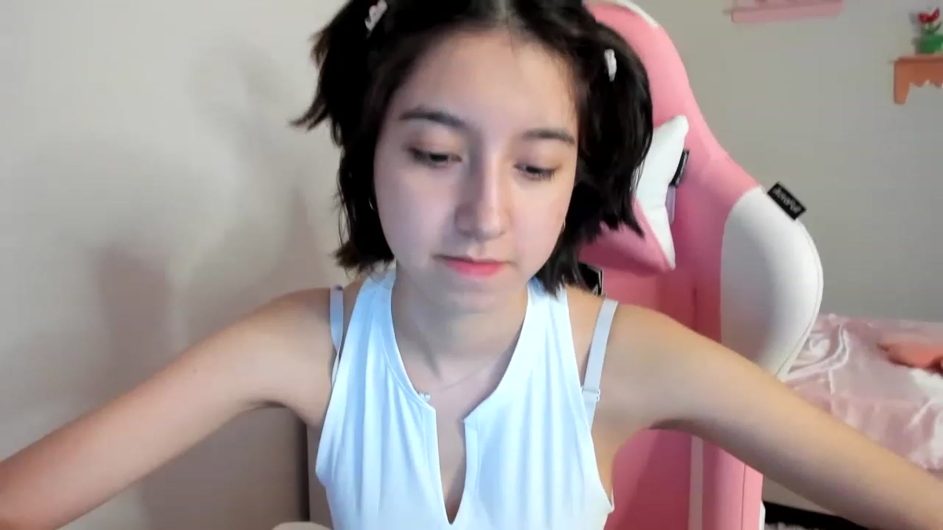 Gallery image thumbnail from Cherrycute666's myfreecams stream on, 08/13/2023, 01:38 image 12 of 20