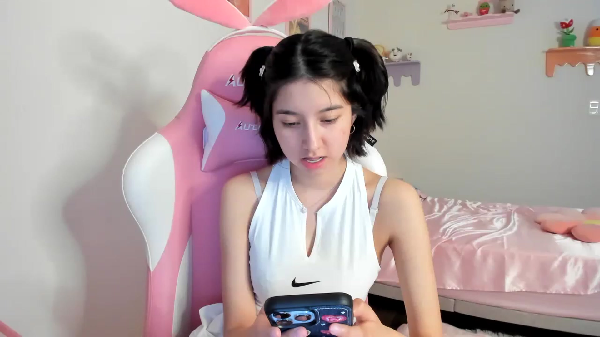 Gallery image thumbnail from Cherrycute666's myfreecams stream on, 08/13/2023, 01:38 image 13 of 20