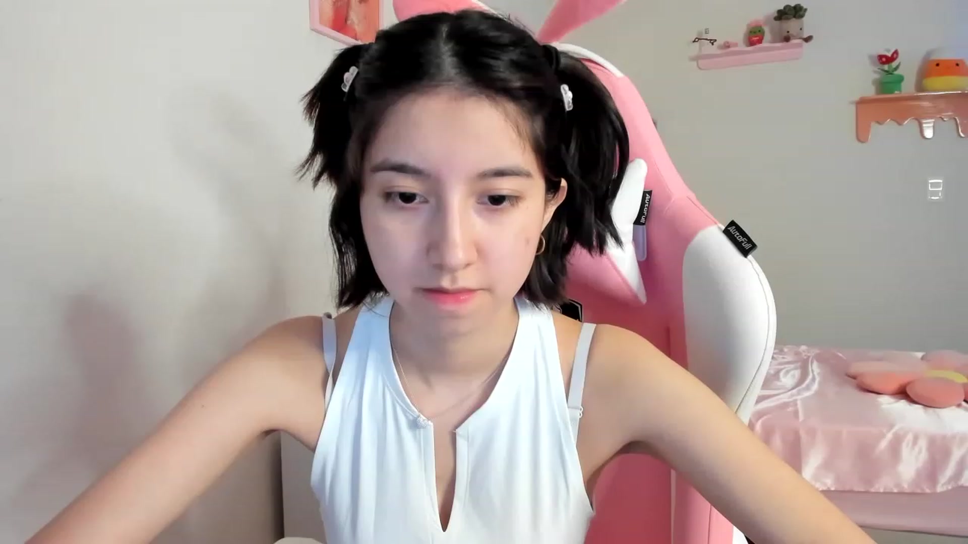 Gallery image thumbnail from Cherrycute666's myfreecams stream on, 08/13/2023, 01:38 image 2 of 20