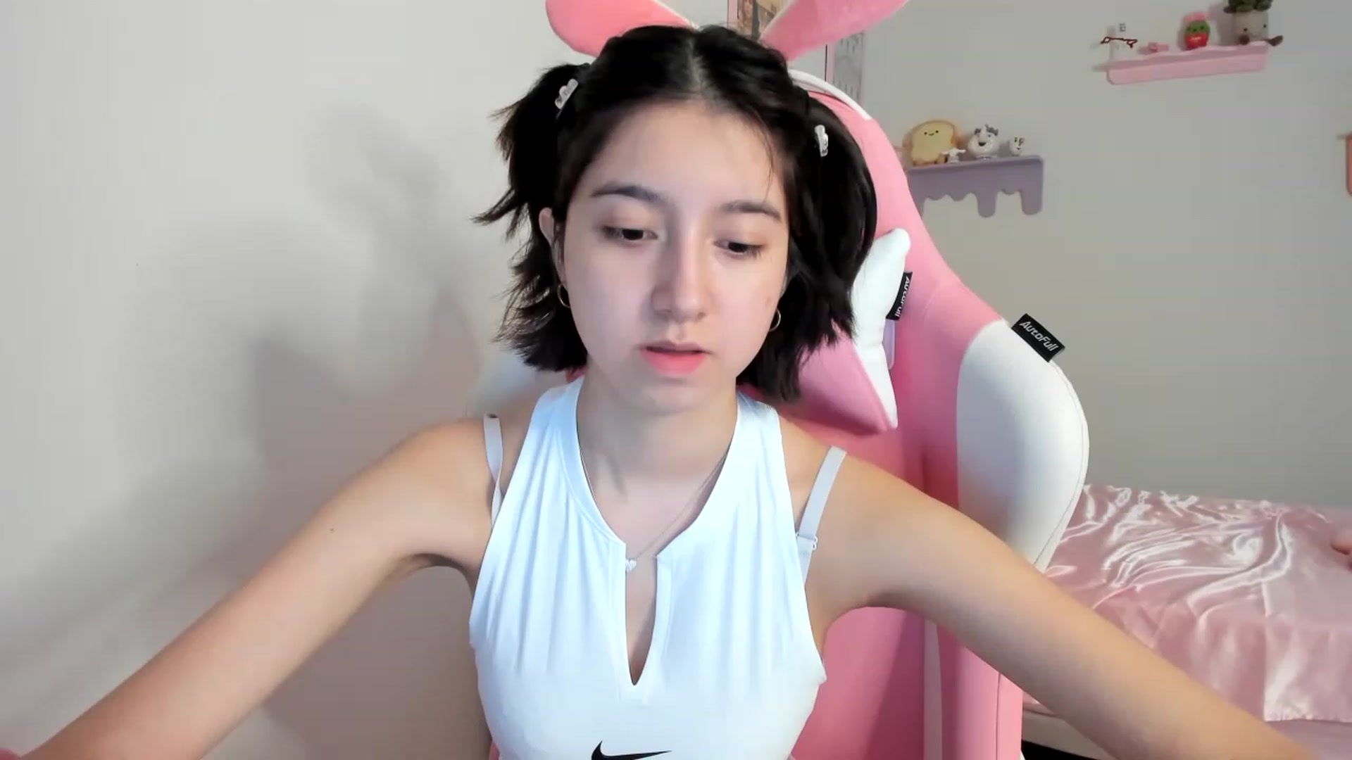Gallery image thumbnail from Cherrycute666's myfreecams stream on, 08/13/2023, 01:38 image 19 of 20