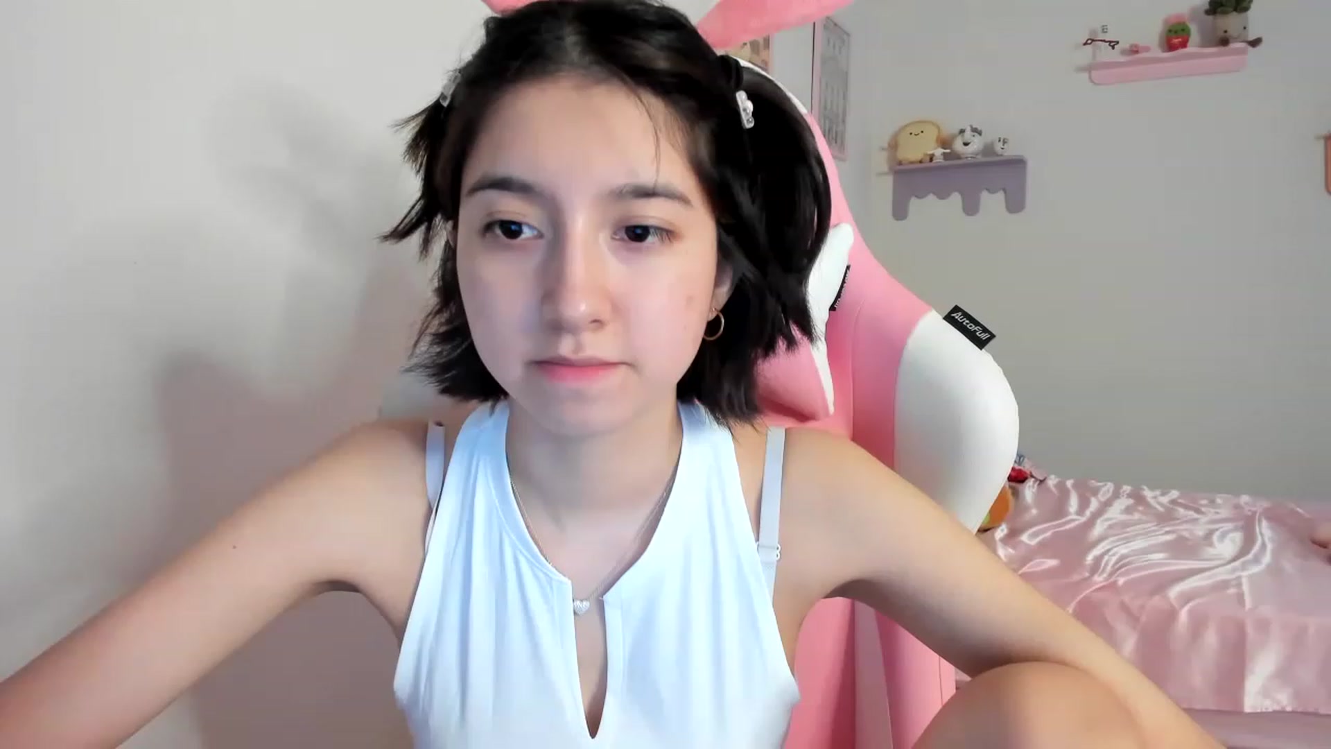 Gallery image thumbnail from Cherrycute666's myfreecams stream on, 08/13/2023, 01:38 image 20 of 20
