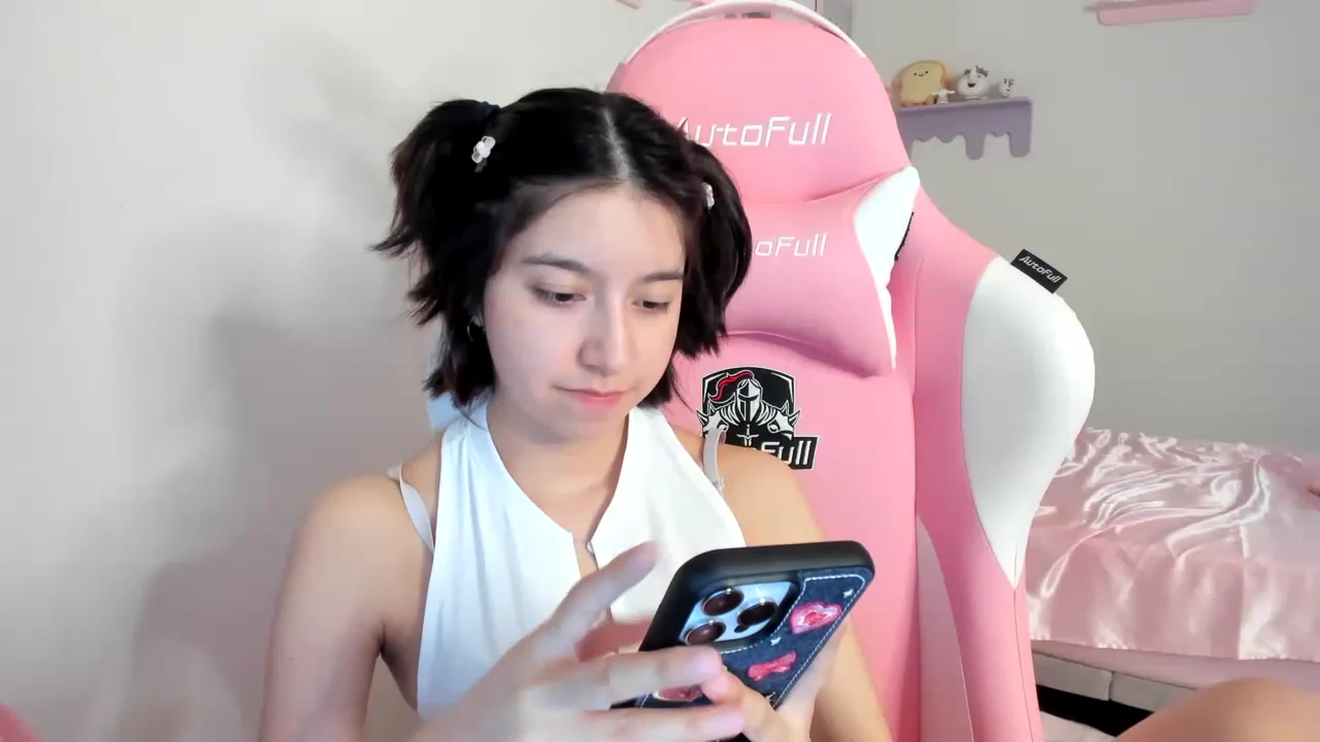 Gallery image thumbnail from Cherrycute666's myfreecams stream on, 08/13/2023, 03:41 image 7 of 20