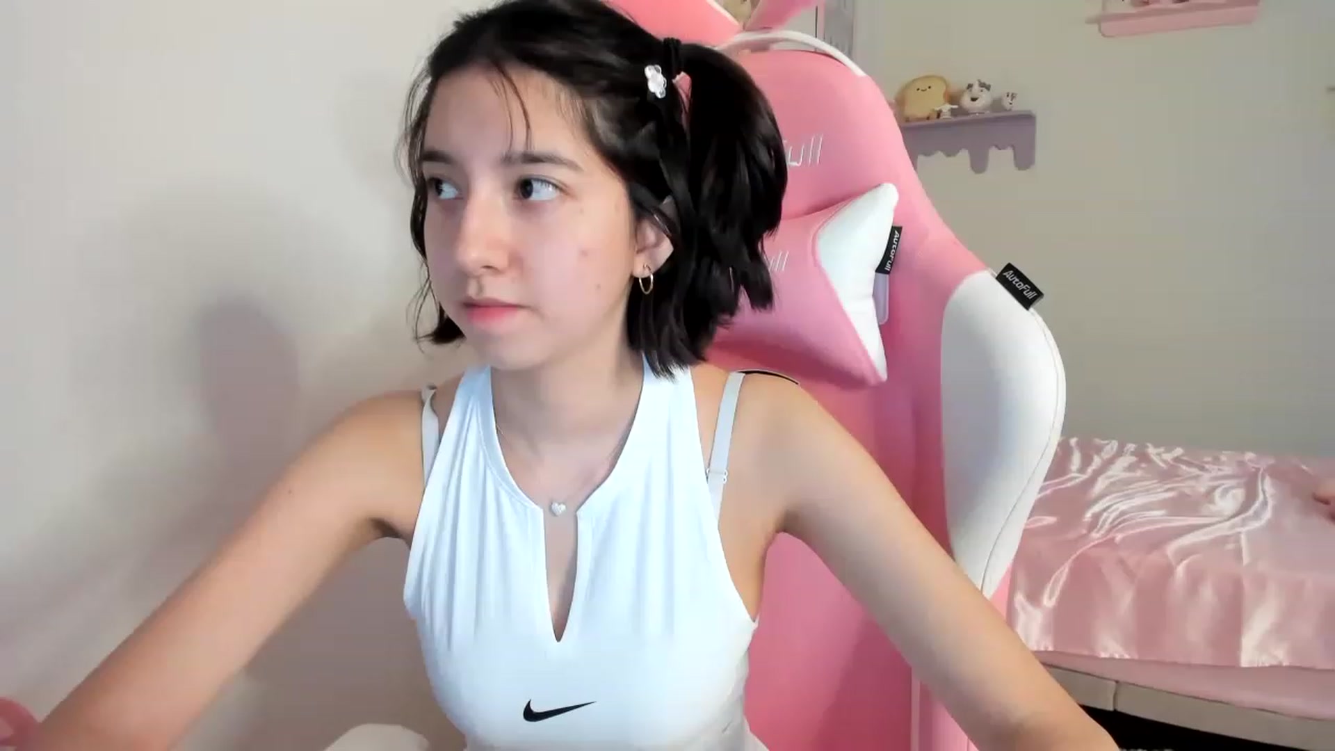 Gallery image thumbnail from Cherrycute666's myfreecams stream on, 08/13/2023, 03:41 image 18 of 20