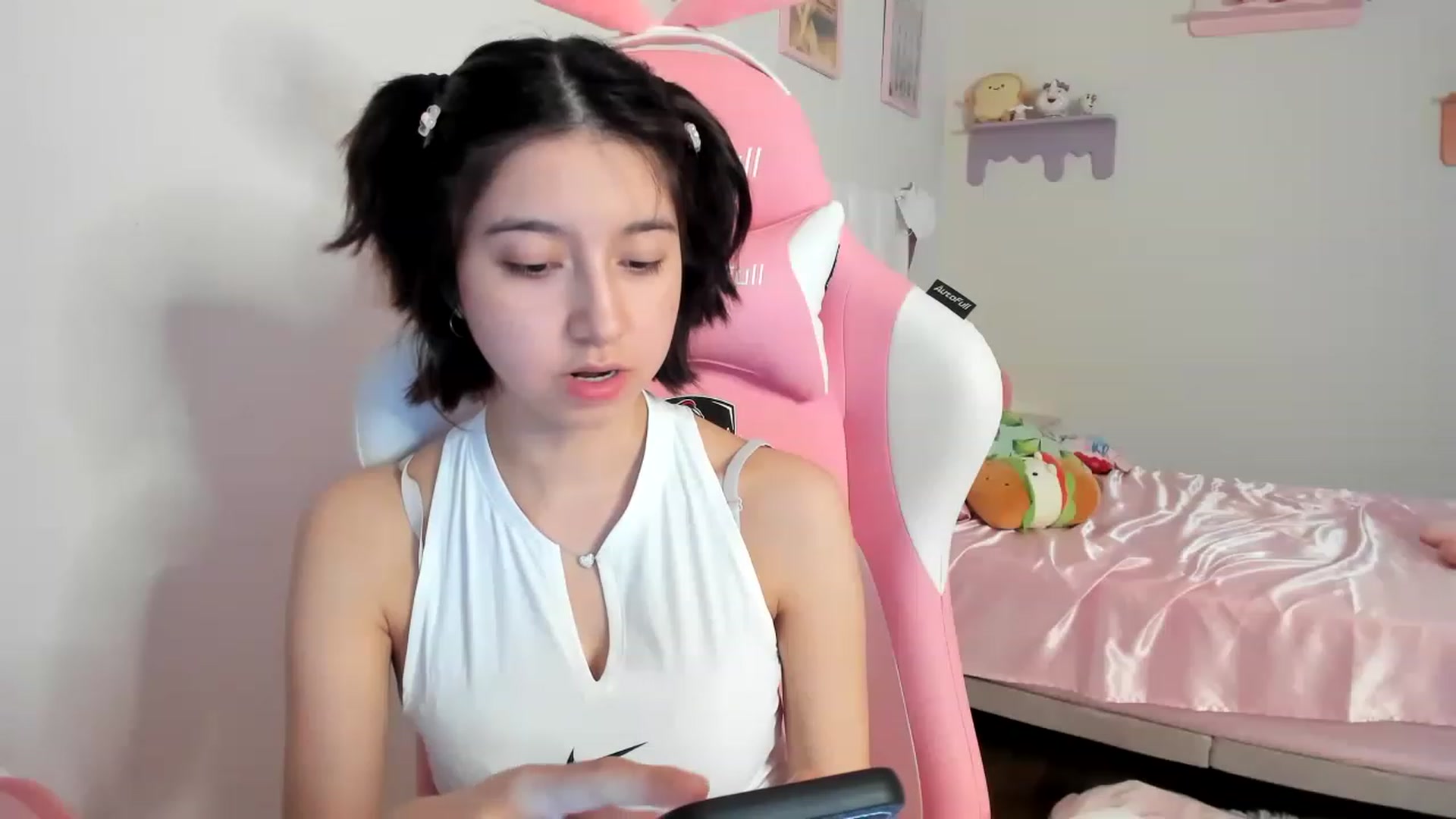 Gallery image thumbnail from Cherrycute666's myfreecams stream on, 08/13/2023, 03:41 image 11 of 20