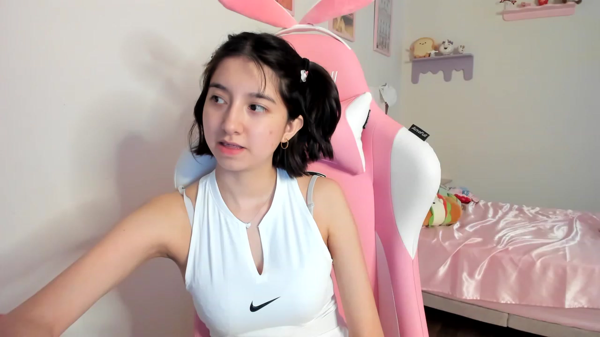 Gallery image thumbnail from Cherrycute666's myfreecams stream on, 08/13/2023, 03:41 image 19 of 20