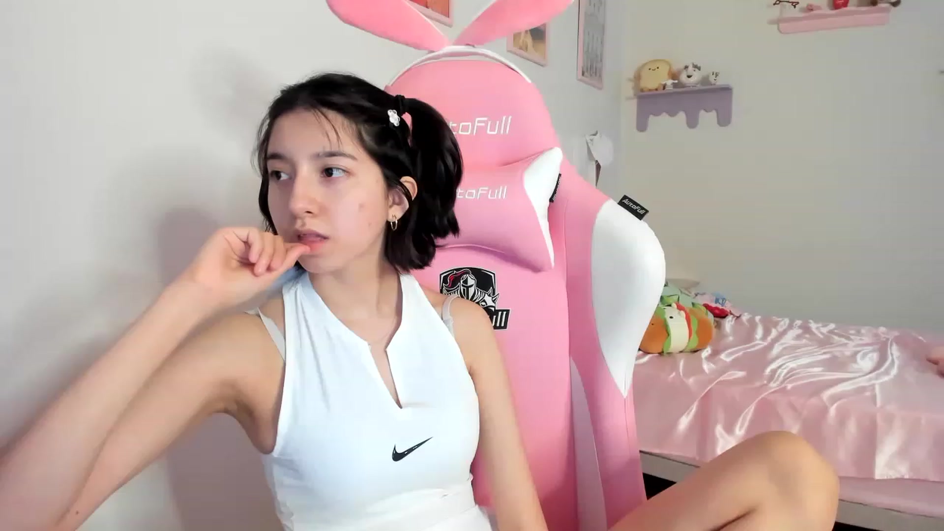 Gallery image thumbnail from Cherrycute666's myfreecams stream on, 08/13/2023, 03:41 image 16 of 20