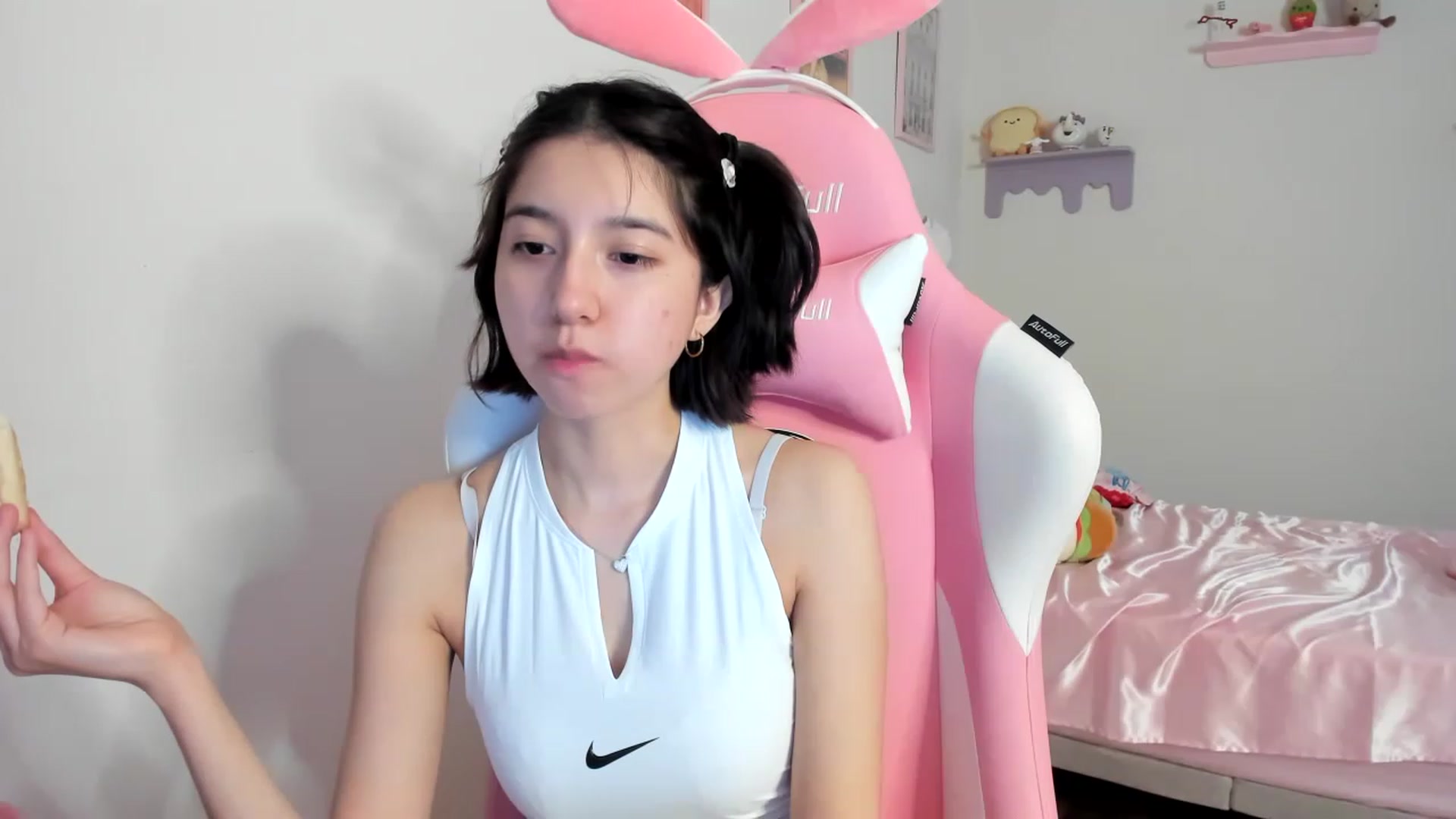 Gallery image thumbnail from Cherrycute666's myfreecams stream on, 08/13/2023, 03:41 image 8 of 20