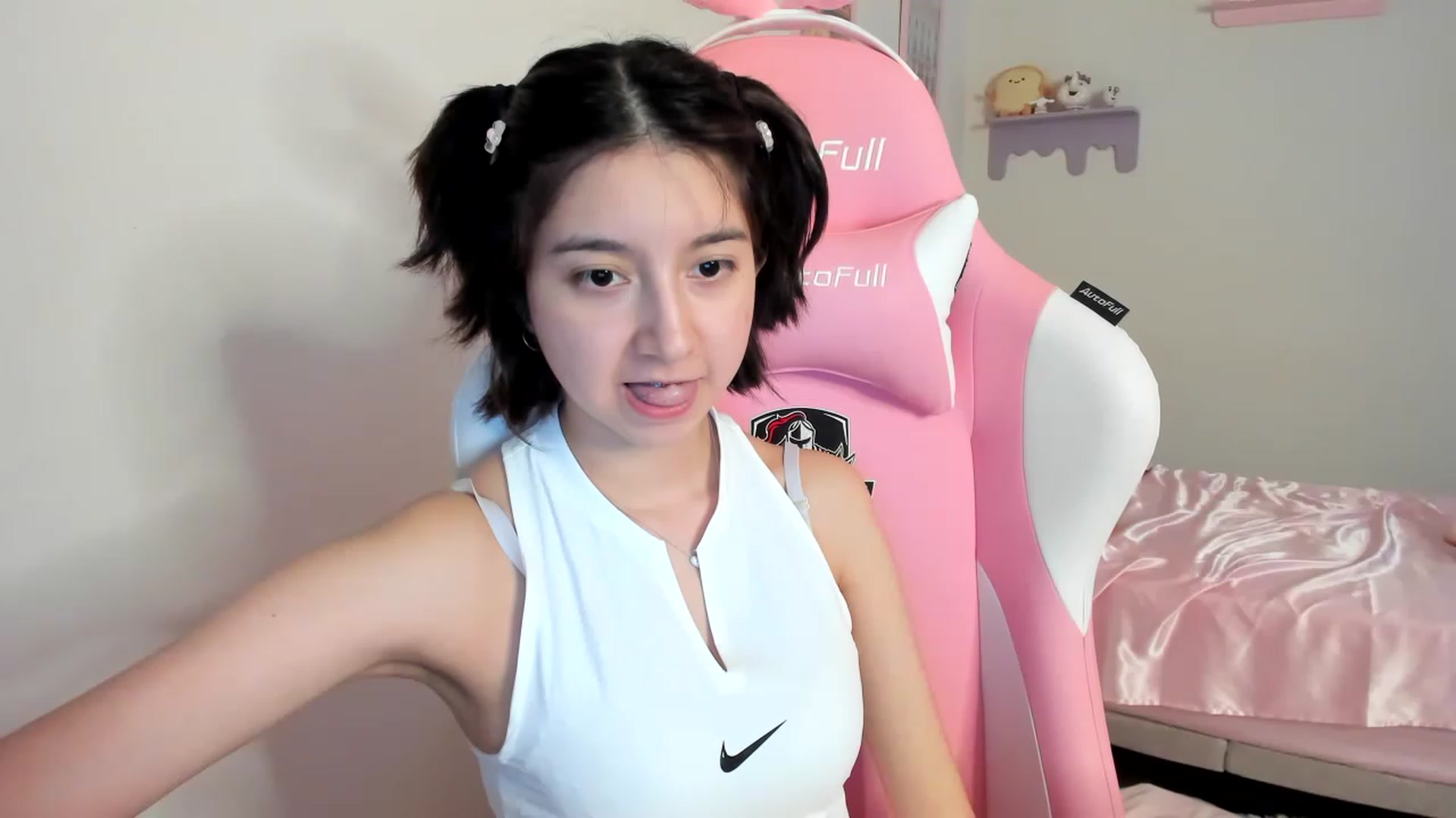 Gallery image thumbnail from Cherrycute666's myfreecams stream on, 08/13/2023, 03:41 image 6 of 20