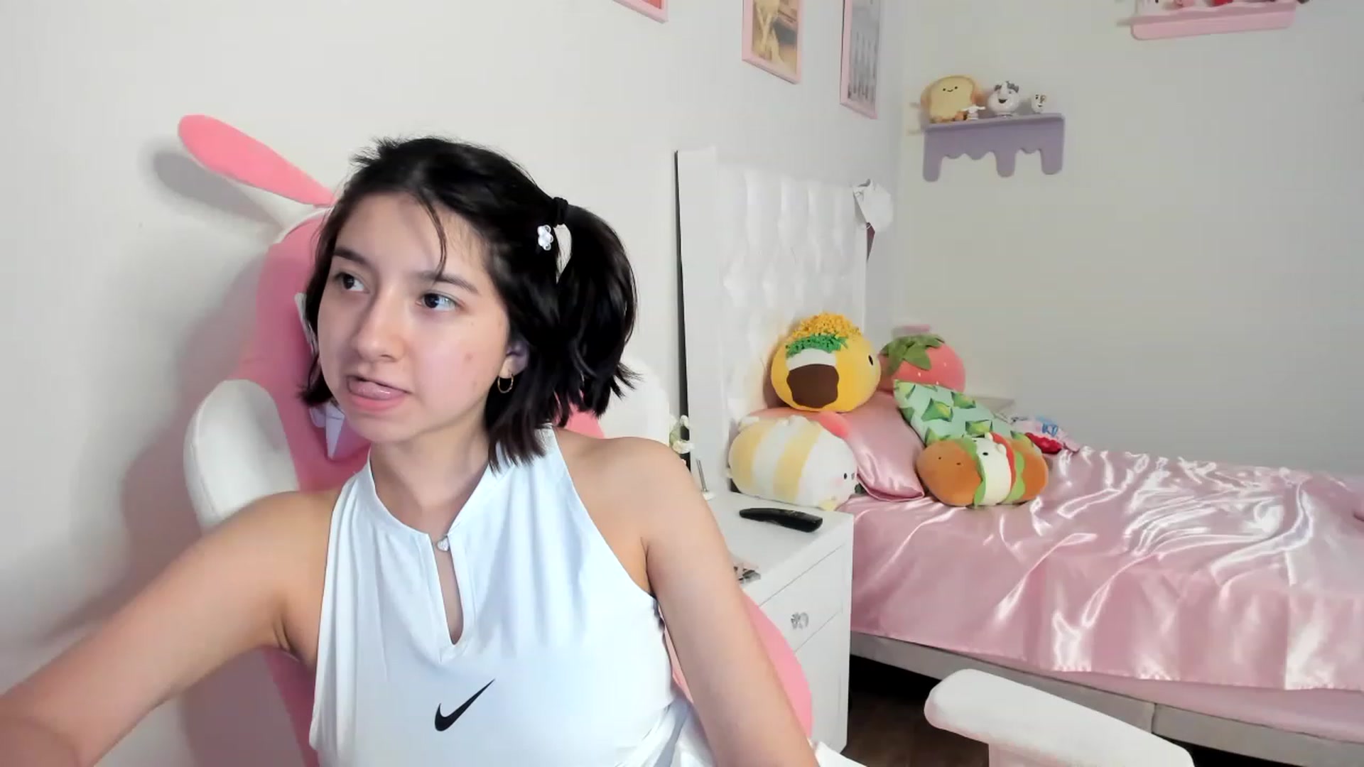 Gallery image thumbnail from Cherrycute666's myfreecams stream on, 08/13/2023, 05:25 image 18 of 20