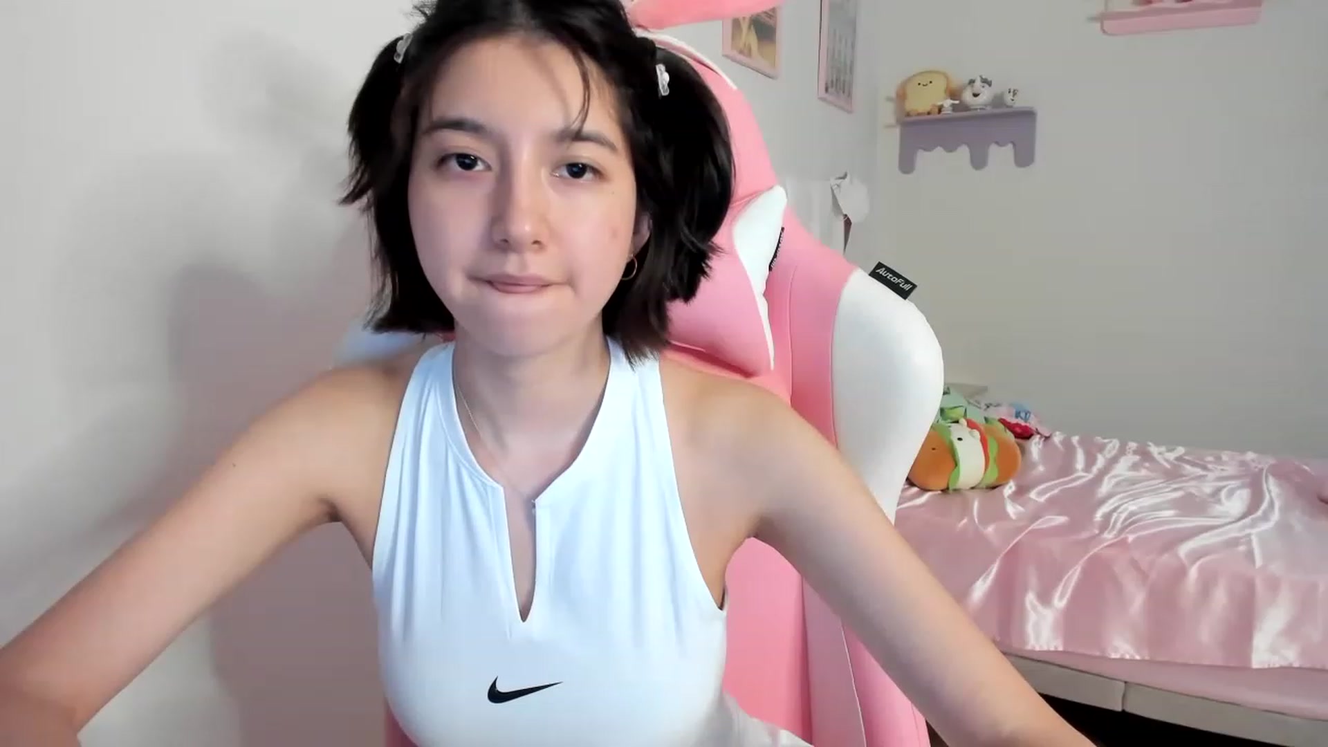 Gallery image thumbnail from Cherrycute666's myfreecams stream on, 08/13/2023, 05:25 image 13 of 20
