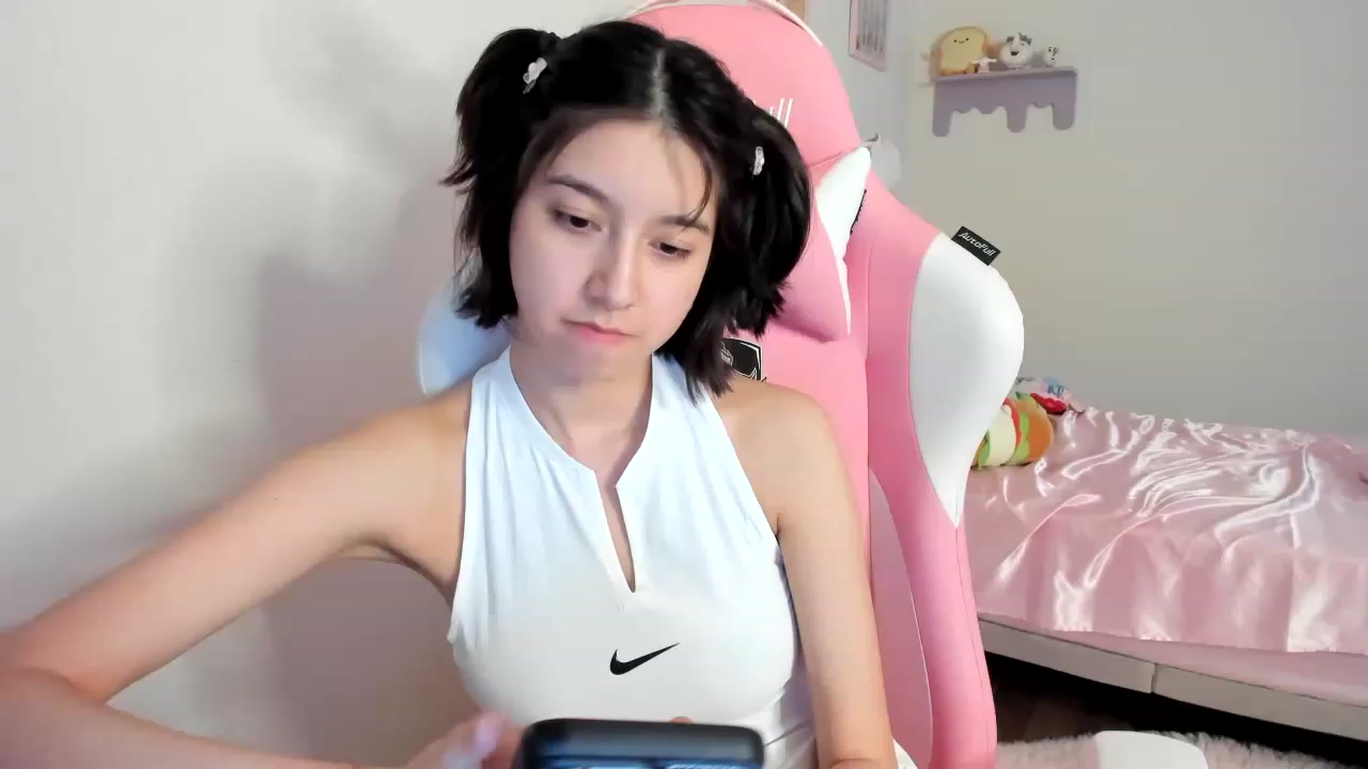 Gallery image thumbnail from Cherrycute666's myfreecams stream on, 08/13/2023, 05:25 image 6 of 20