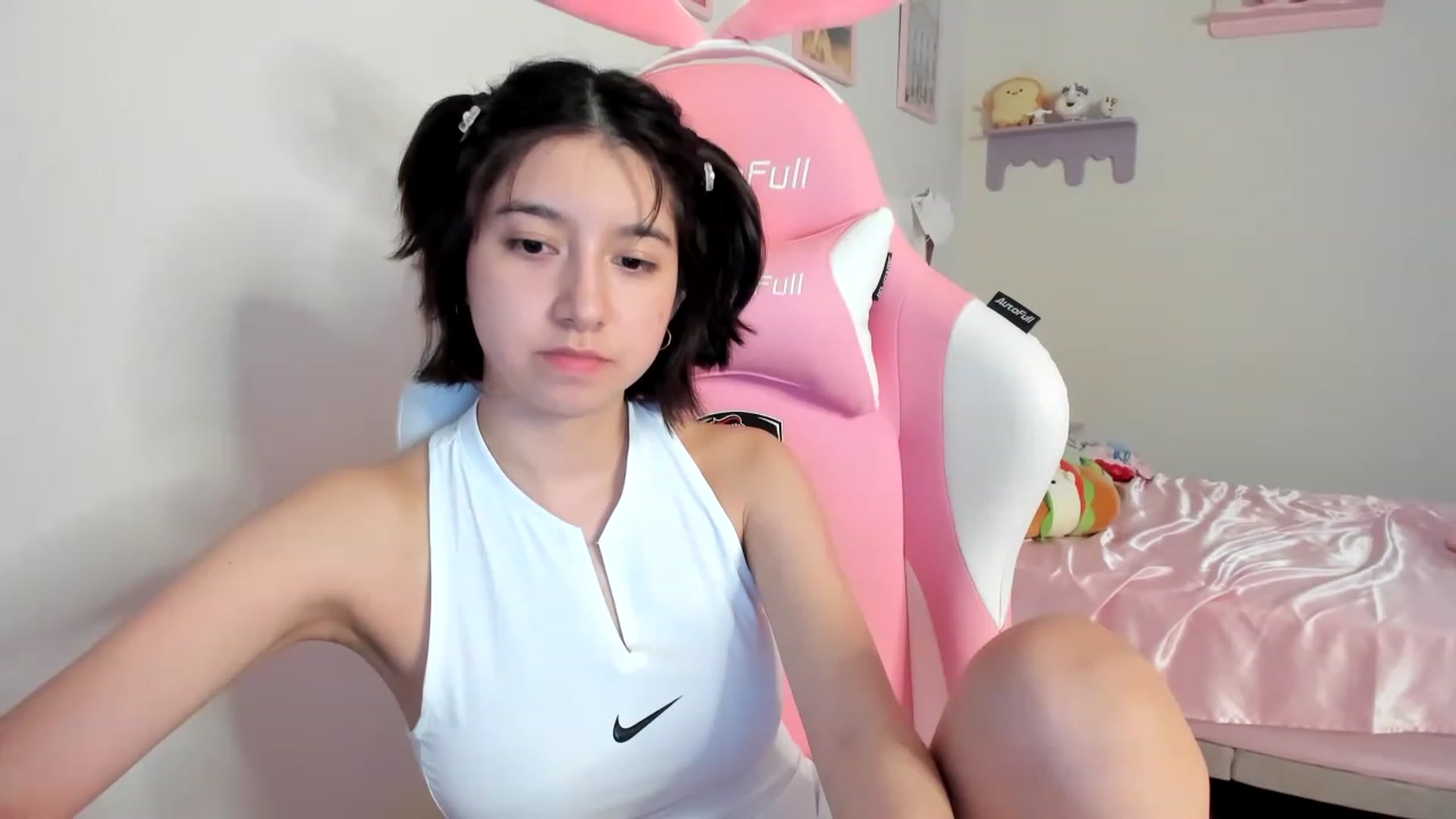 Gallery image thumbnail from Cherrycute666's myfreecams stream on, 08/13/2023, 05:25 image 15 of 20