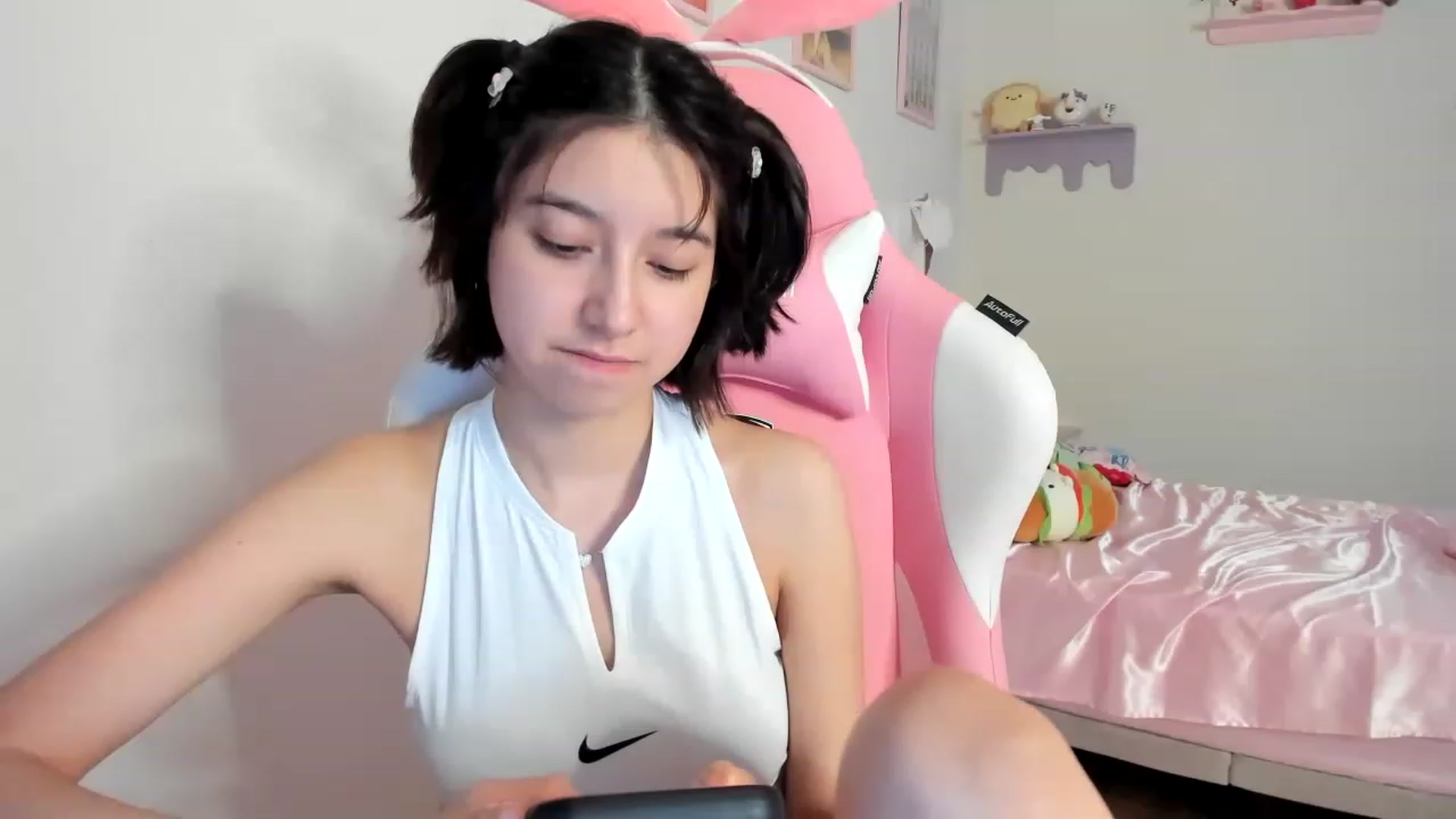 Gallery image thumbnail from Cherrycute666's myfreecams stream on, 08/13/2023, 05:25 image 14 of 20