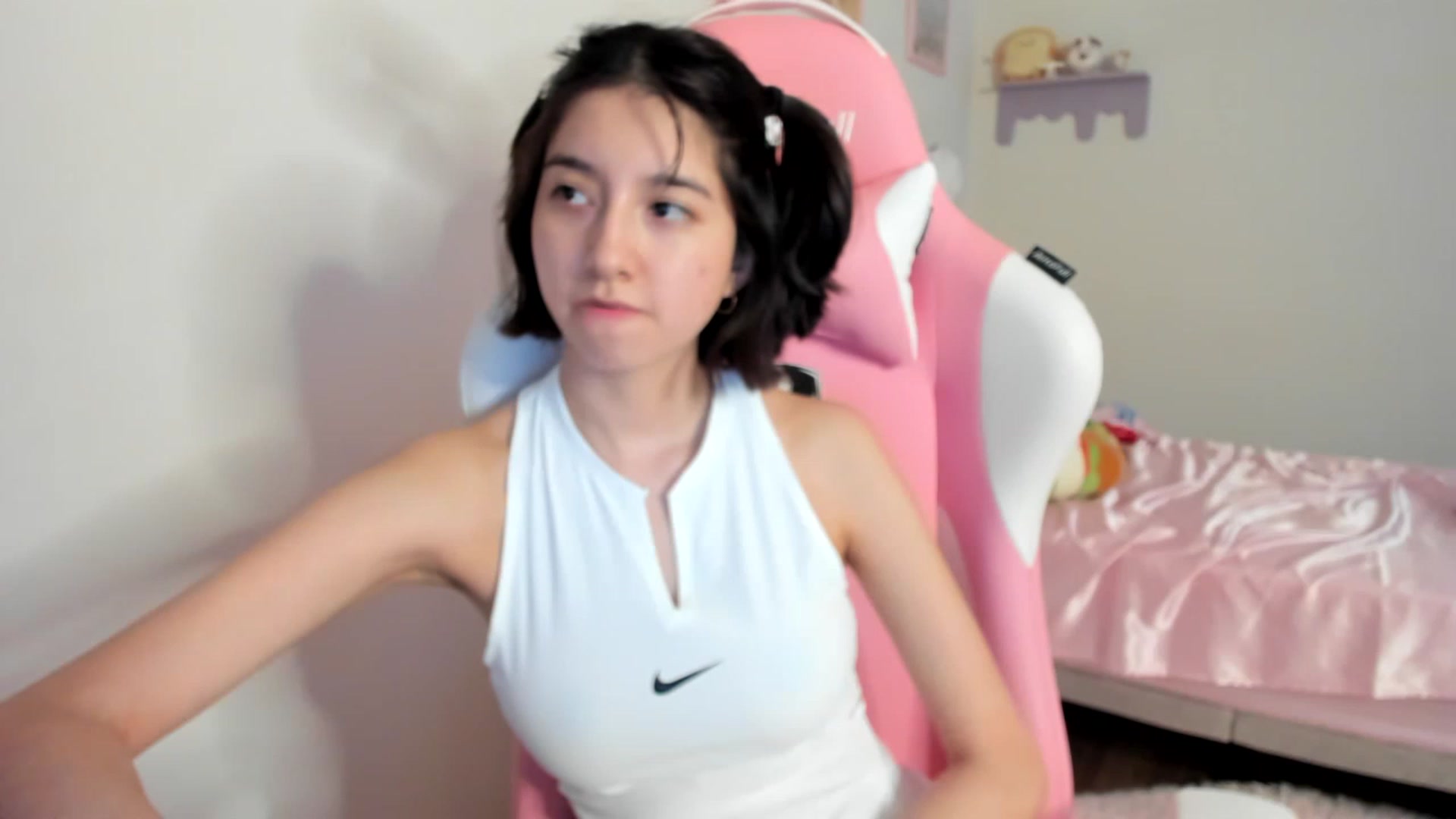 Gallery image thumbnail from Cherrycute666's myfreecams stream on, 08/13/2023, 05:25 image 5 of 20