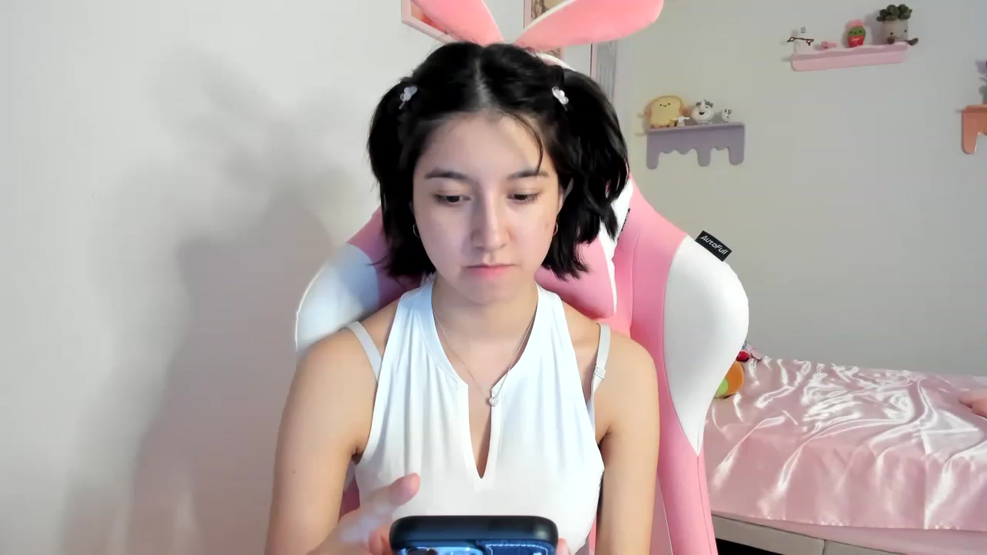 Gallery image thumbnail from Cherrycute666's myfreecams stream on, 08/13/2023, 08:02 image 15 of 20