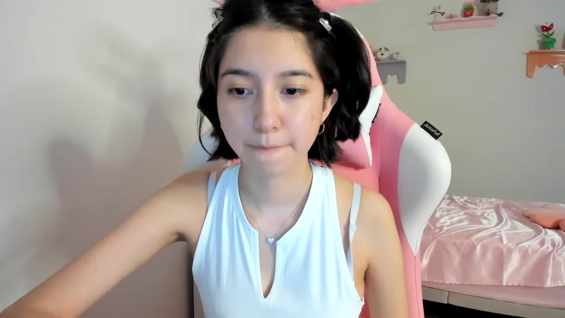 Gallery image thumbnail from Cherrycute666's myfreecams stream on, 08/13/2023, 08:02 image 3 of 20