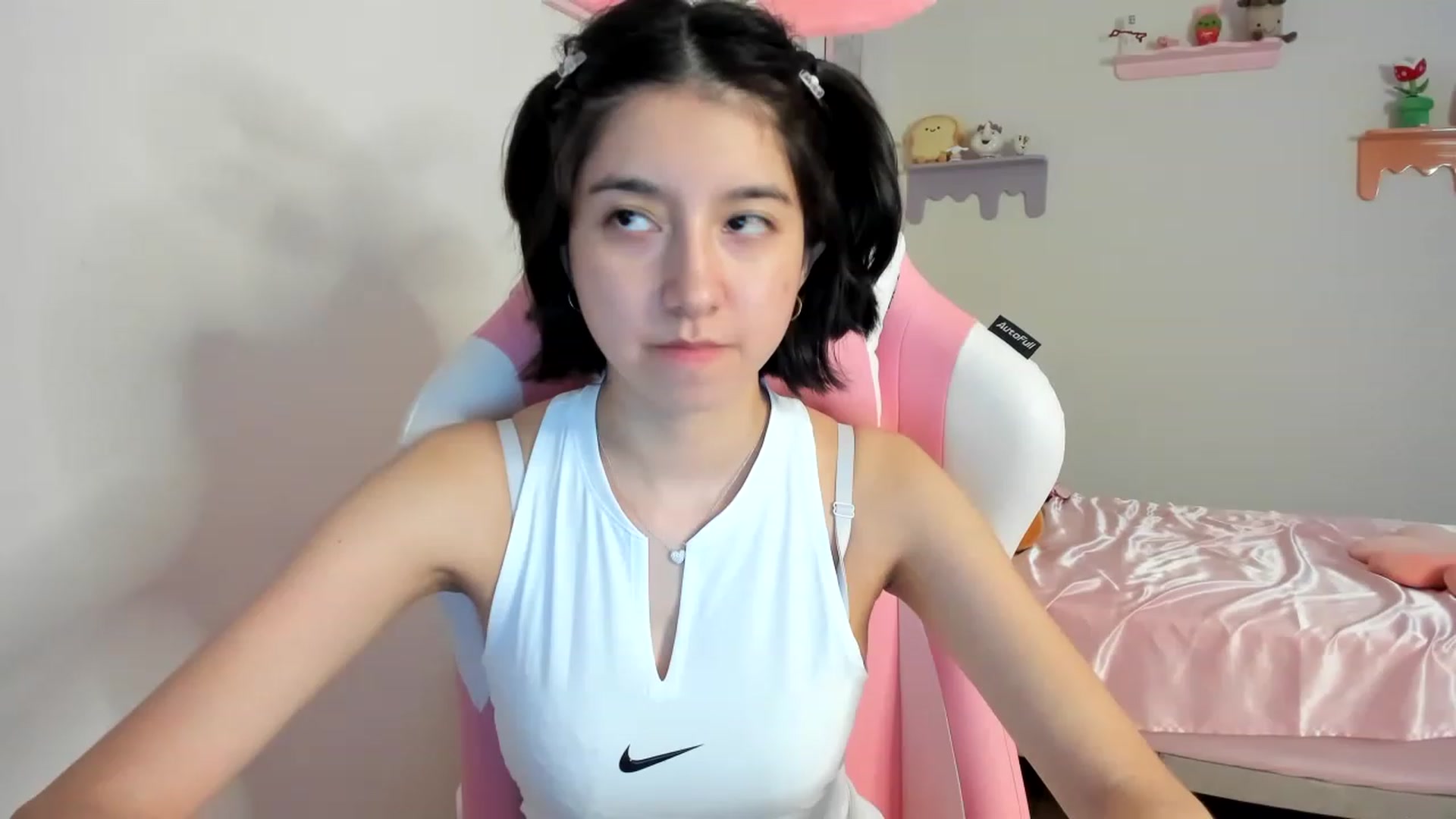 Gallery image thumbnail from Cherrycute666's myfreecams stream on, 08/13/2023, 08:02 image 8 of 20