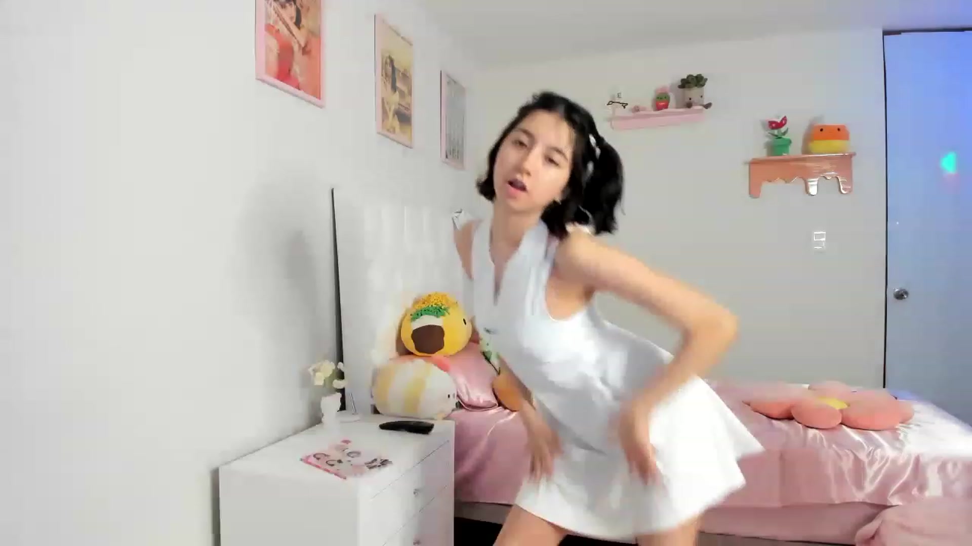 Gallery image thumbnail from Cherrycute666's myfreecams stream on, 08/13/2023, 08:02 image 17 of 20