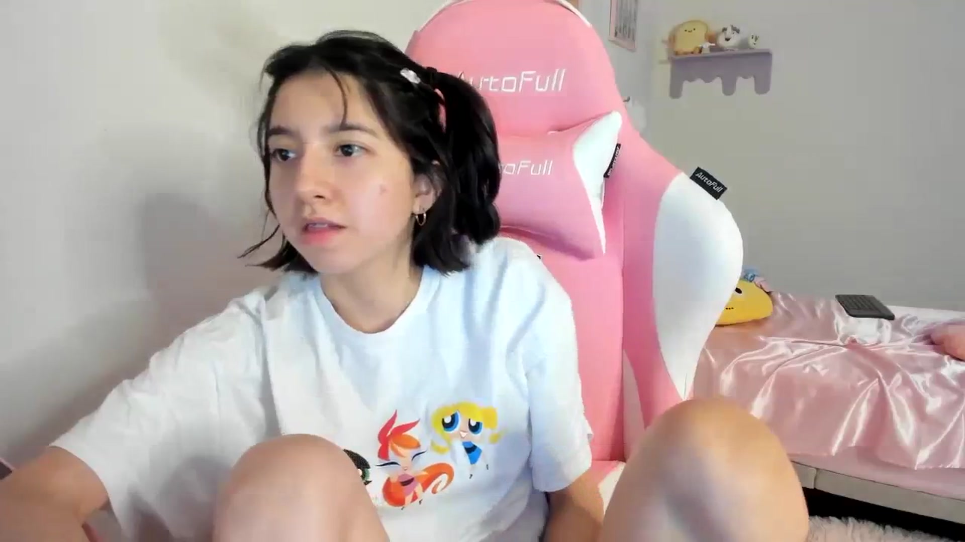 Gallery image thumbnail from Cherrycute666's myfreecams stream on, 08/13/2023, 10:30 image 20 of 20
