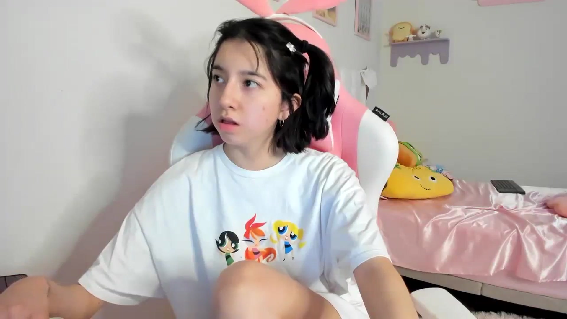 Gallery image thumbnail from Cherrycute666's myfreecams stream on, 08/13/2023, 10:30 image 13 of 20
