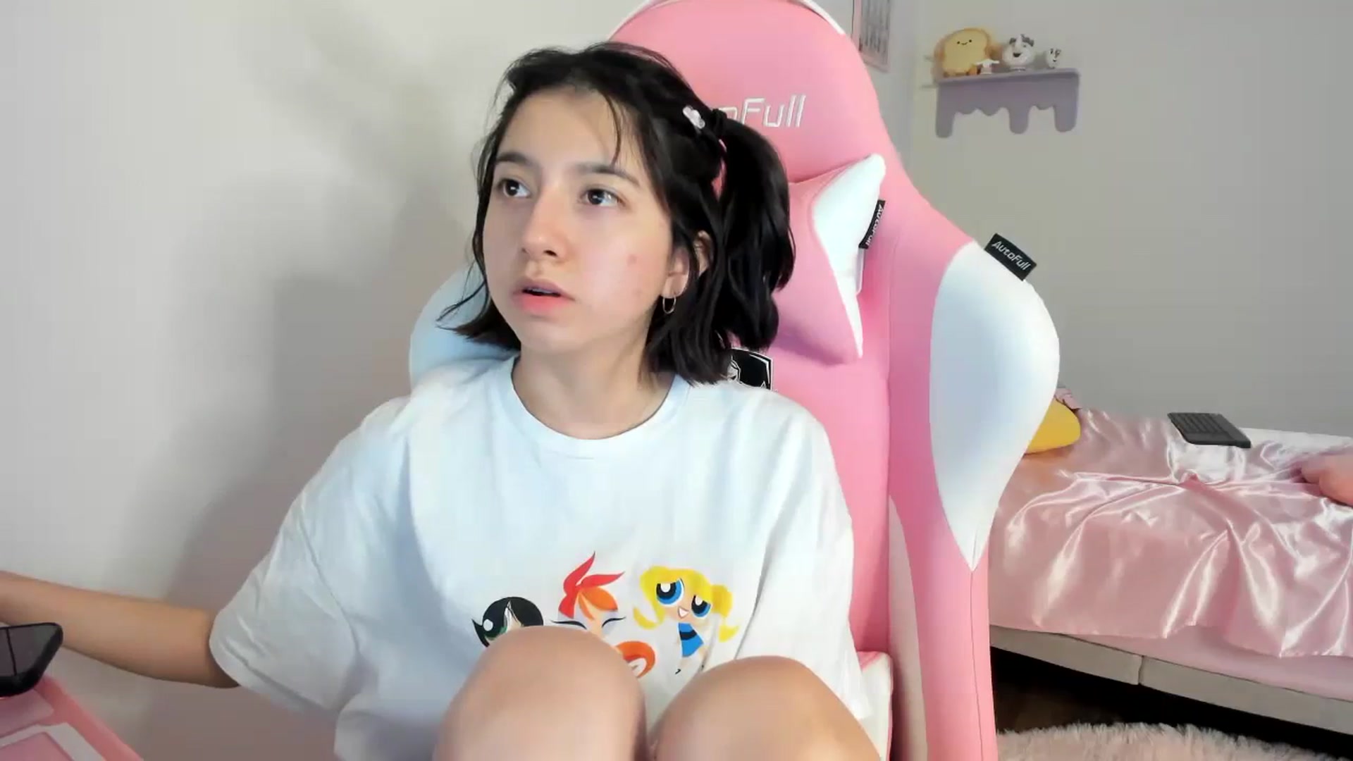 Gallery image thumbnail from Cherrycute666's myfreecams stream on, 08/13/2023, 10:30 image 18 of 20