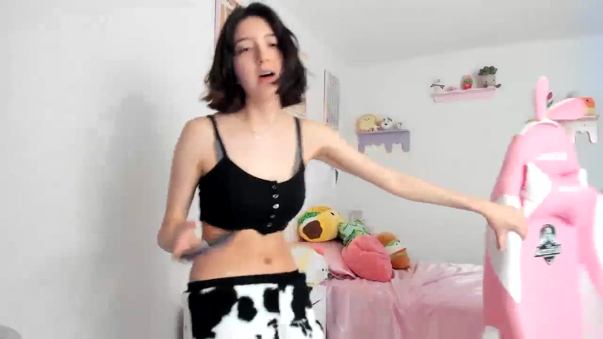 Gallery image thumbnail from Cherrycute666's myfreecams stream on, 08/13/2023, 23:13 image 4 of 20