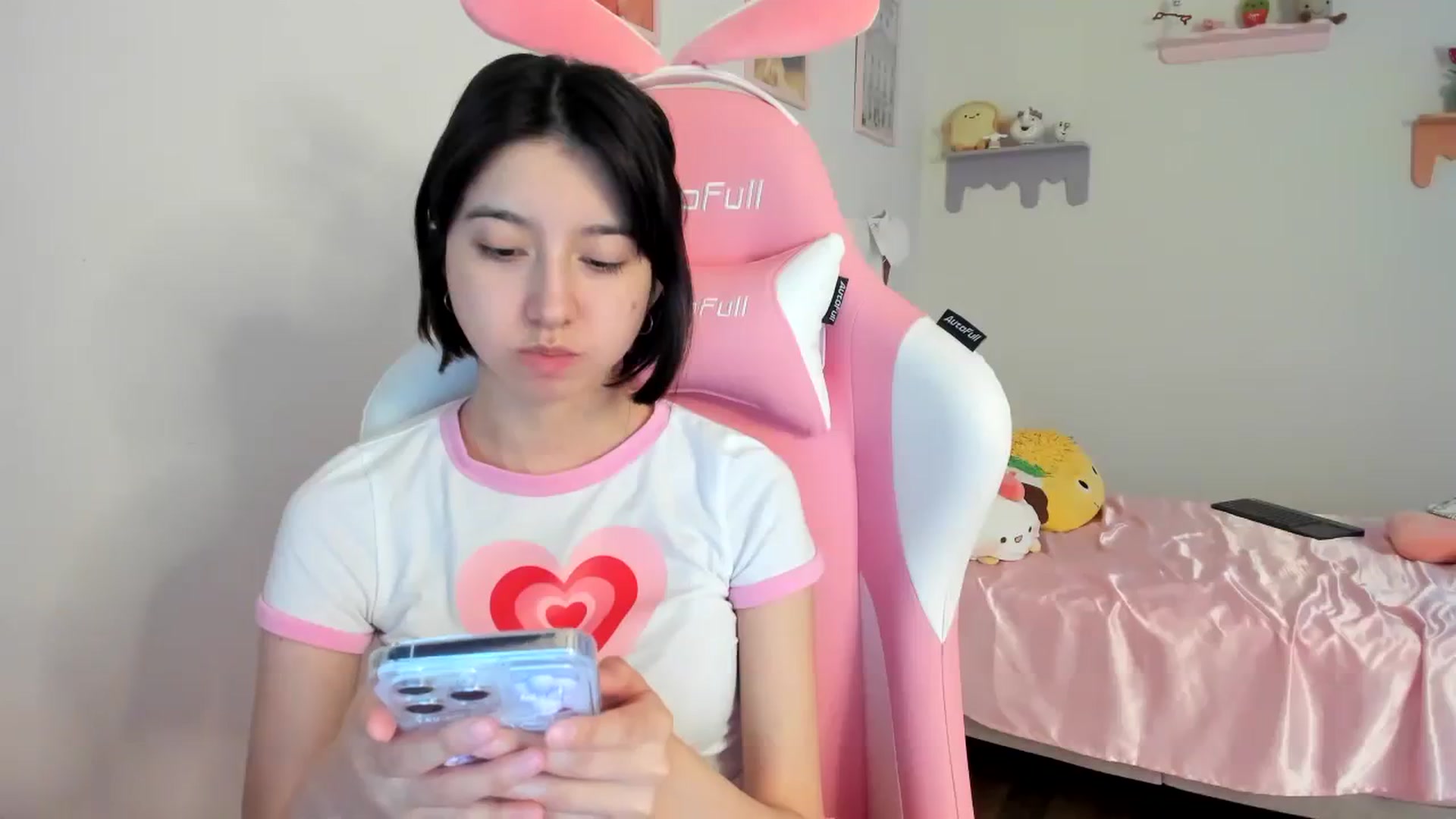 Gallery image thumbnail from Cherrycute666's myfreecams stream on, 08/14/2023, 21:10 image 6 of 20