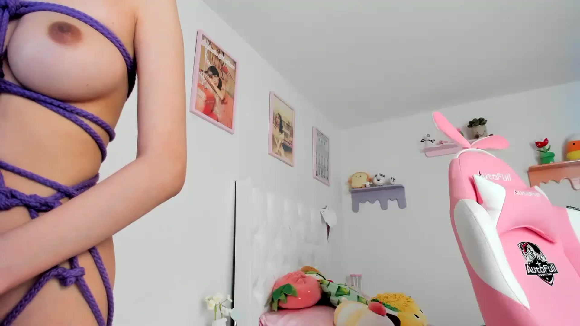 Gallery image thumbnail from Cherrycute666's myfreecams stream on, 08/14/2023, 21:10 image 16 of 20