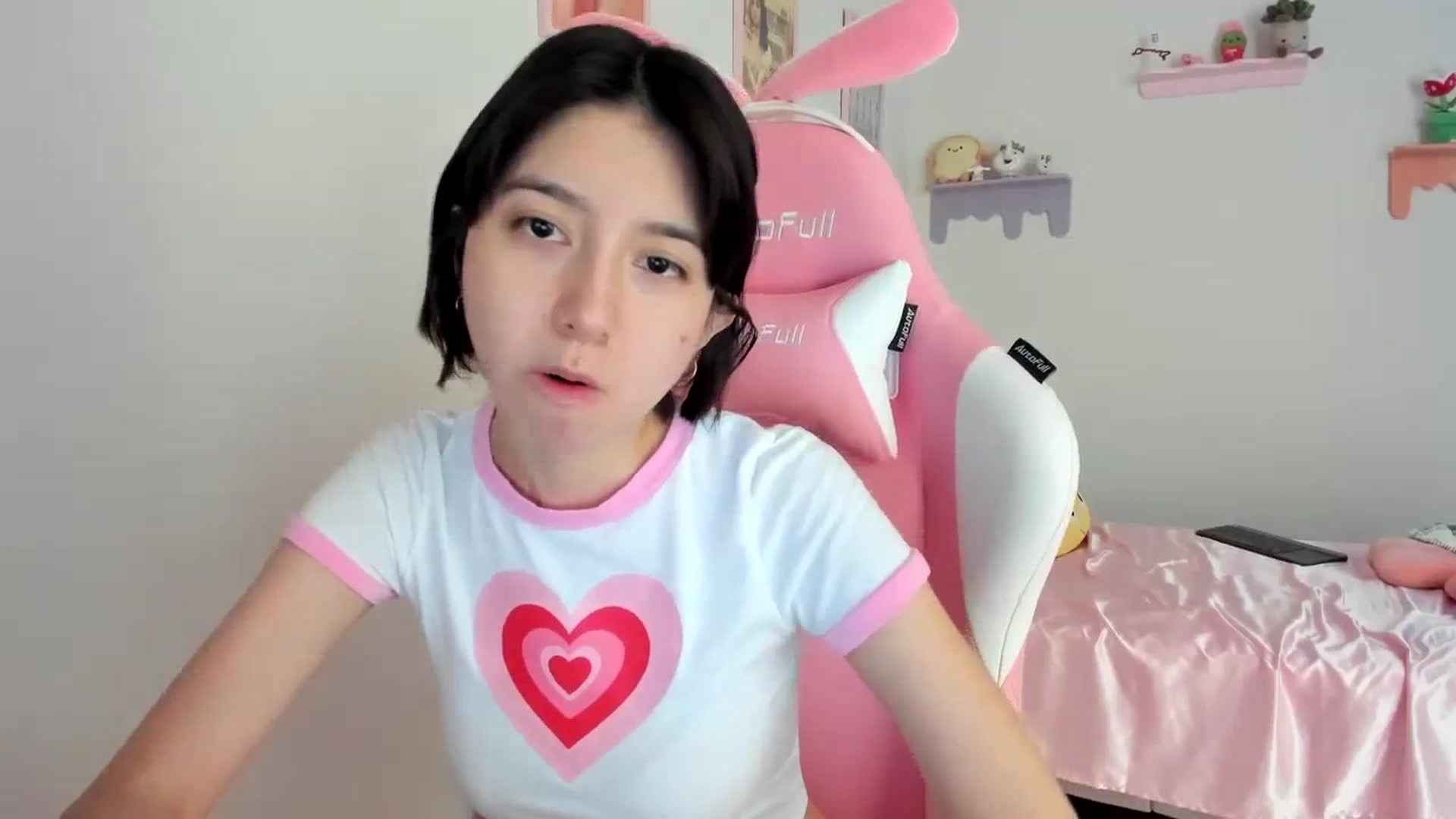 Gallery image thumbnail from Cherrycute666's myfreecams stream on, 08/14/2023, 21:10 image 3 of 20