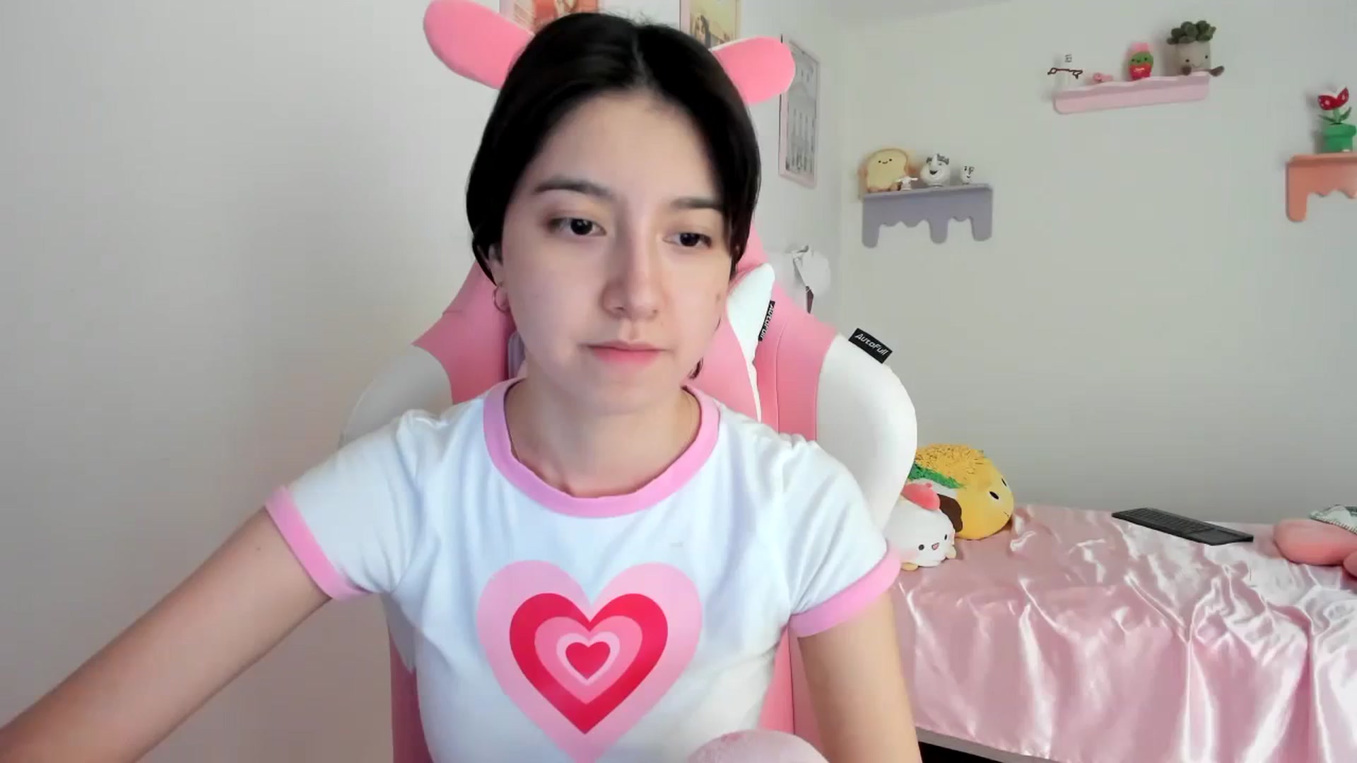Gallery image thumbnail from Cherrycute666's myfreecams stream on, 08/14/2023, 21:10 image 1 of 20