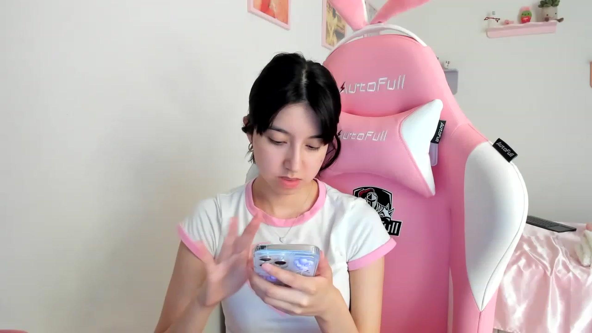 Gallery image thumbnail from Cherrycute666's myfreecams stream on, 08/14/2023, 23:33 image 6 of 20