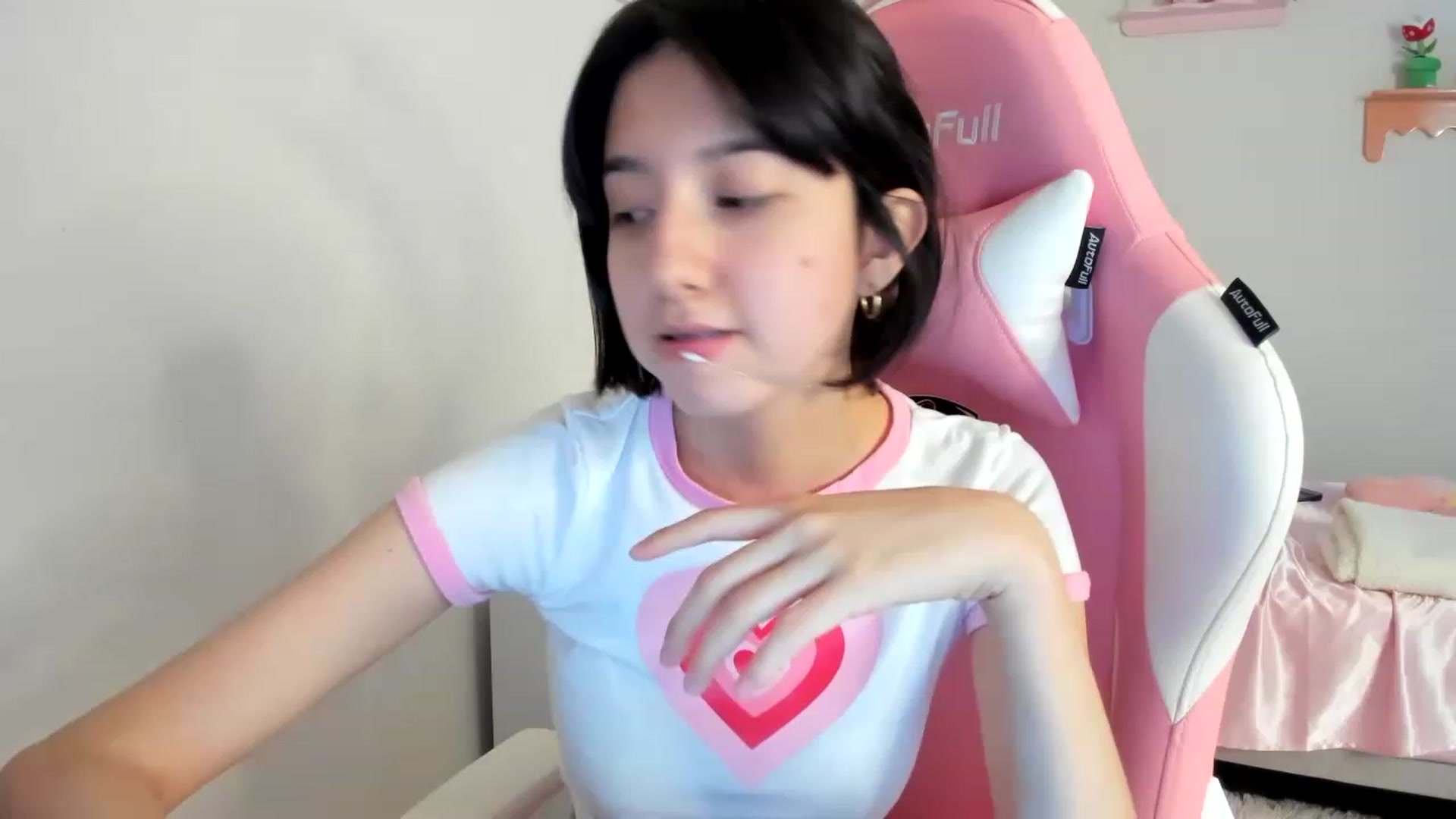 Gallery image thumbnail from Cherrycute666's myfreecams stream on, 08/14/2023, 23:33 image 8 of 20